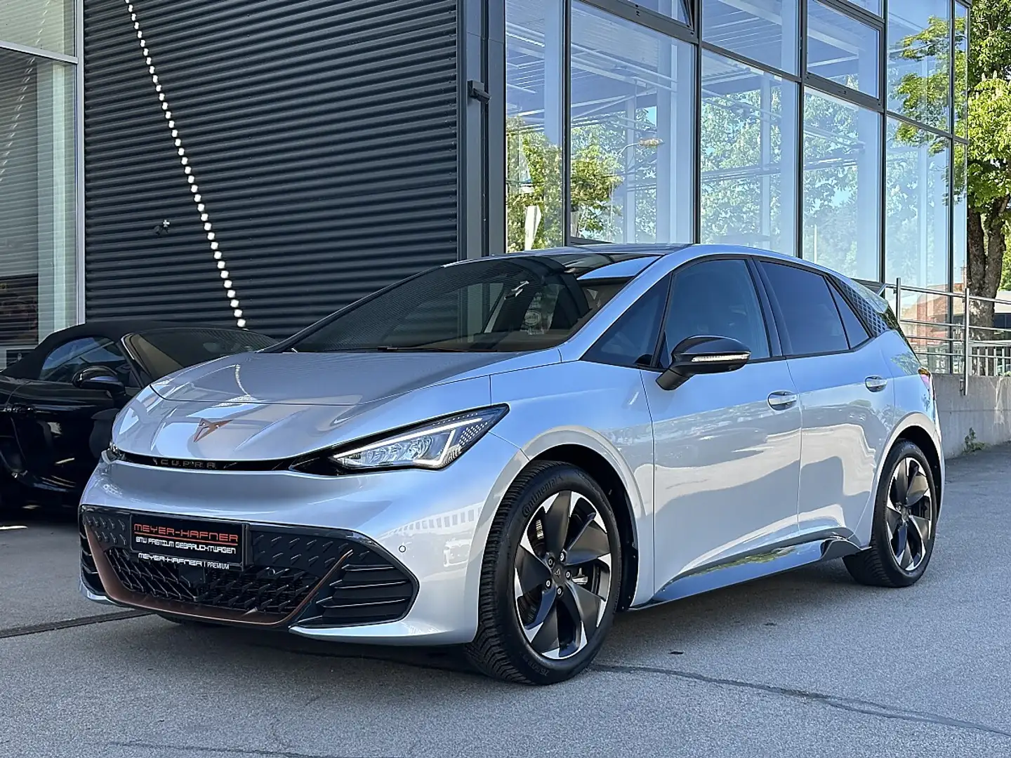 CUPRA Born 77kWh e-Boost Silber - 2
