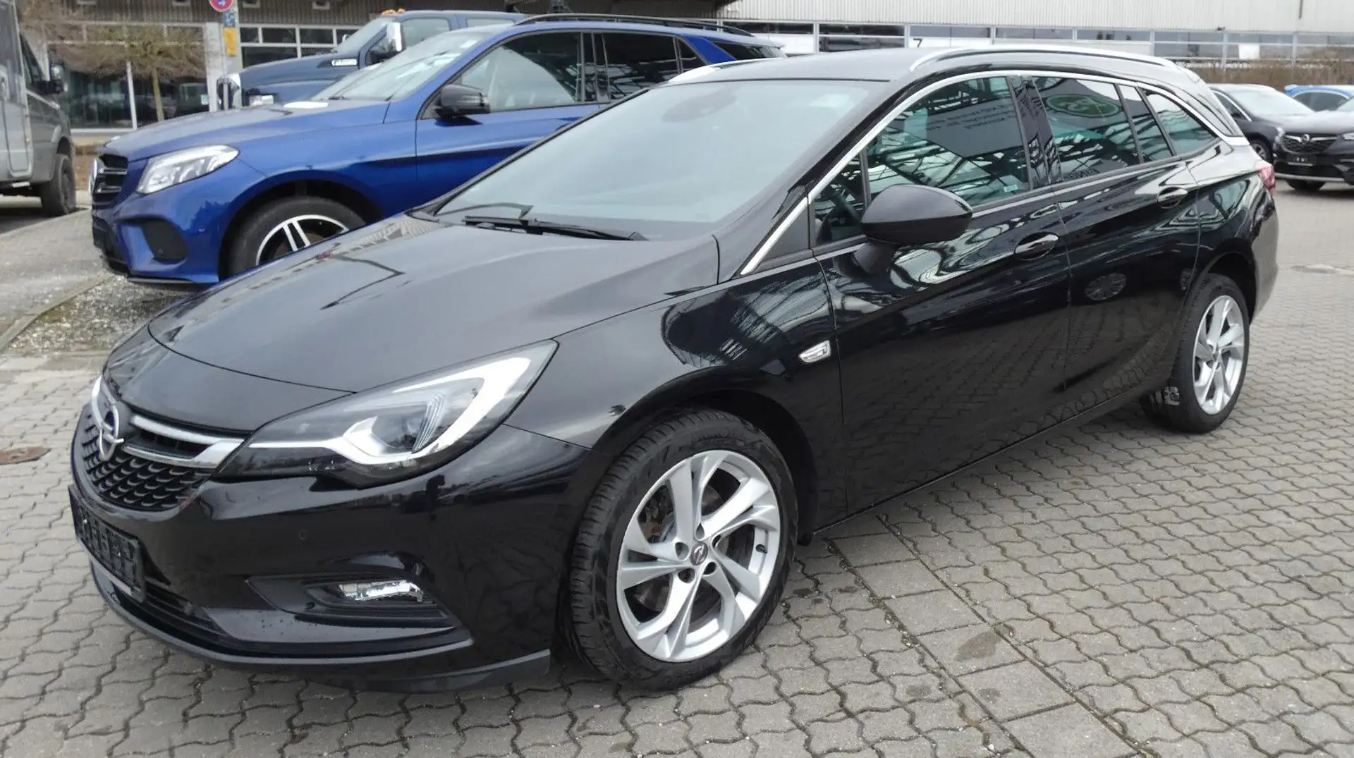 Opel Astra 1.6 CDTI ST Dynamic LED Matrix Navi Schwarz - 1
