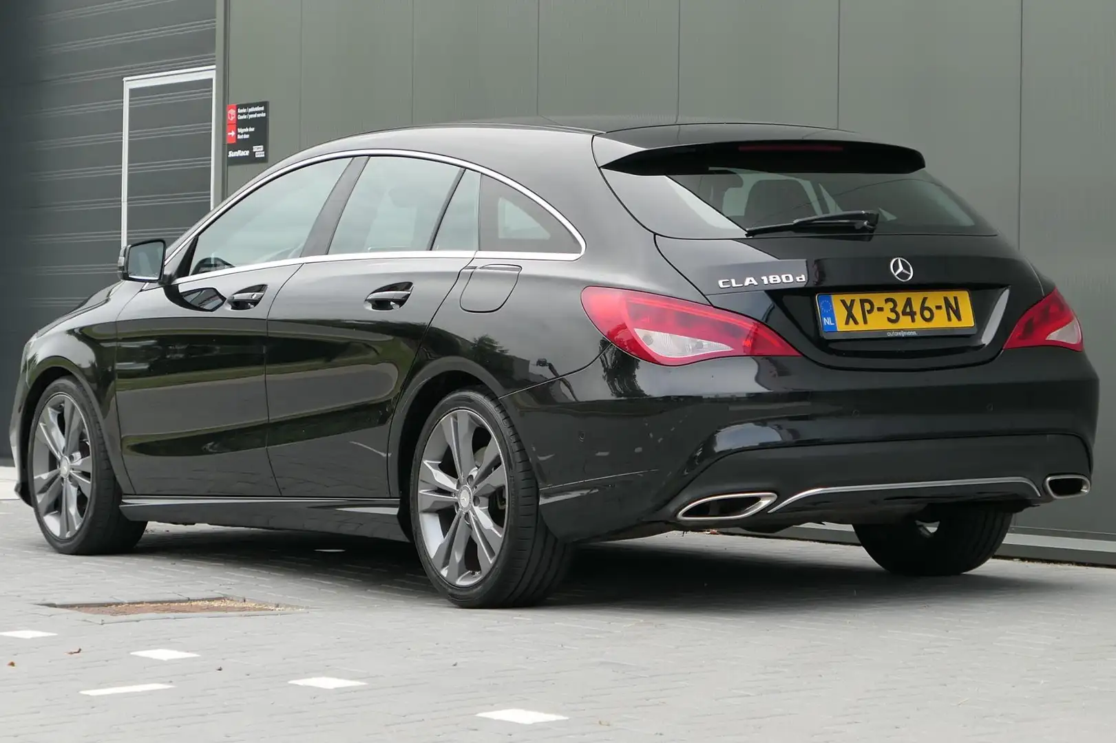 Mercedes-Benz CLA 180 Shooting Brake d Ambition Sportstoelen Navi Cruise Zwart - 2