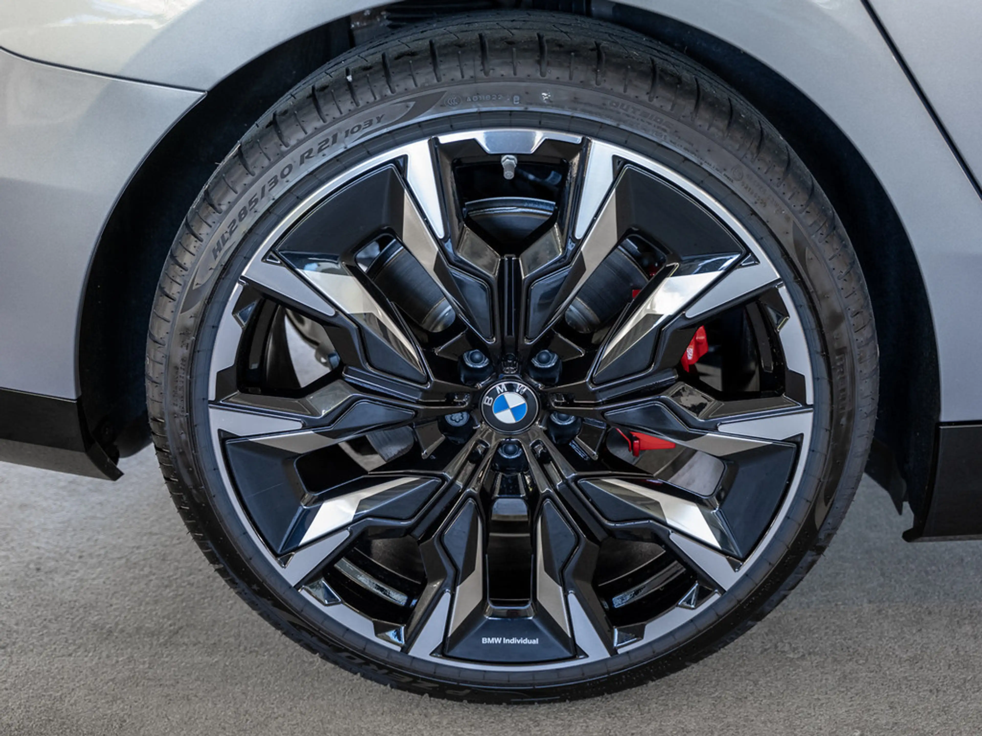 BMW i5 40 xDrive M-Sport Pro PANO AHK B&W HUD ACC — photo 14