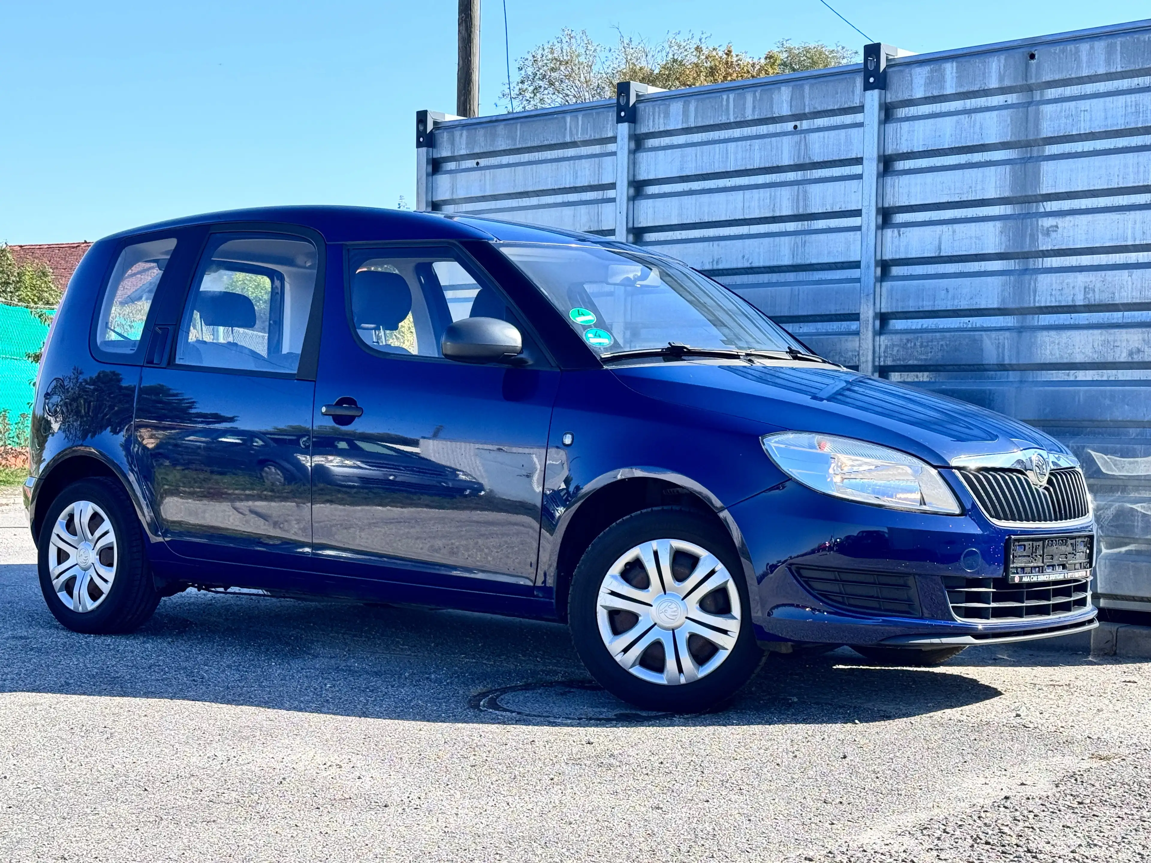 Skoda Roomster ACTIVE PLUS EDITION 1.2 (ERST 50TKM) *TÜV 05-27* KLIMA EURO 5 8FACHBEREIFT 3.HAND UVM