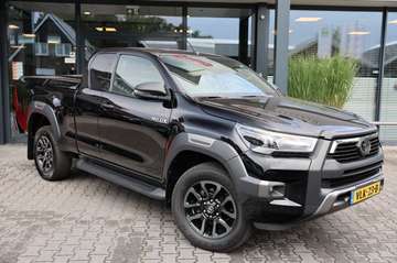 2.8 D-4D X-TRA CAB INVINCIBLE A/T 4WD VAN