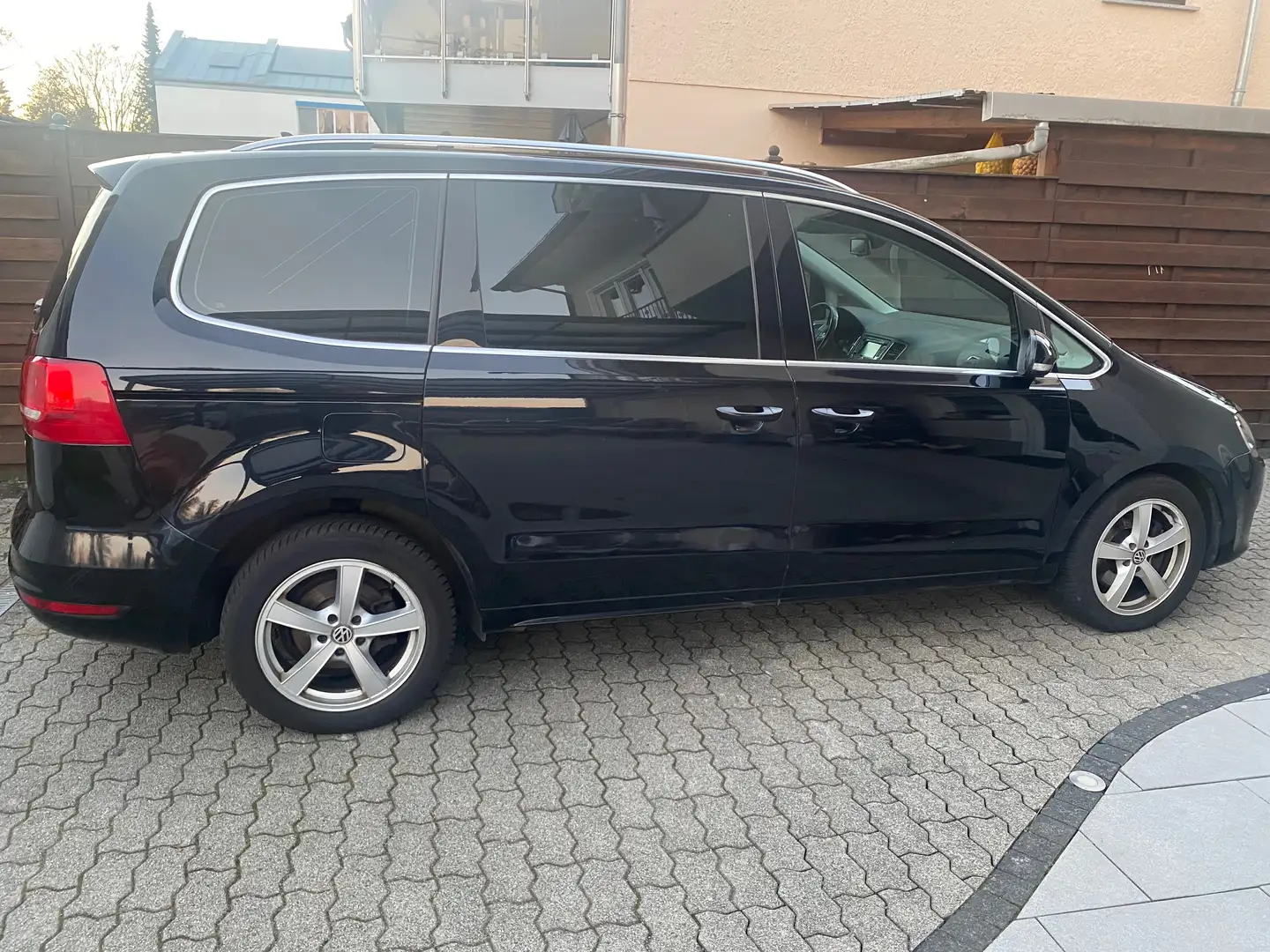 Volkswagen Sharan Sharan 2.0 TDI 4Motion BlueMotion Technology Highl Schwarz - 2