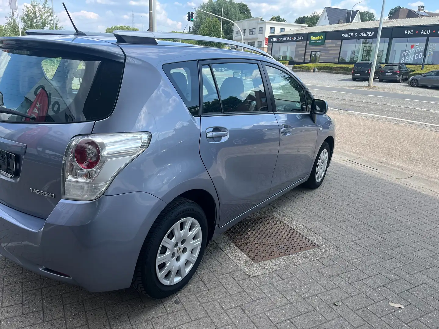 Toyota Verso Verso 1.6i Luna 5pl. Bleu - 2