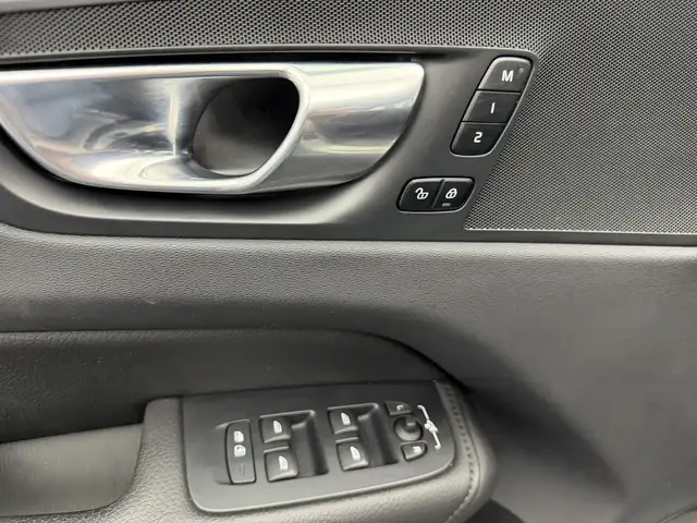 Volvo XC60 view 26