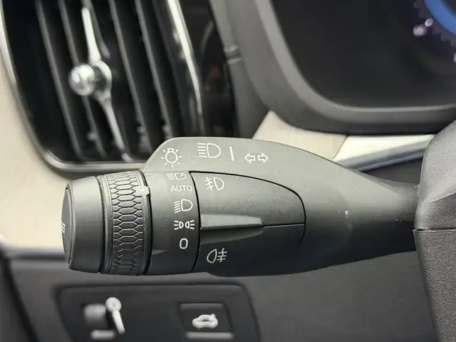 Volvo XC60 view 13