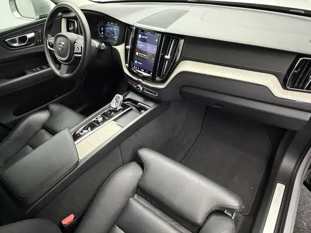 Volvo XC60 view 17