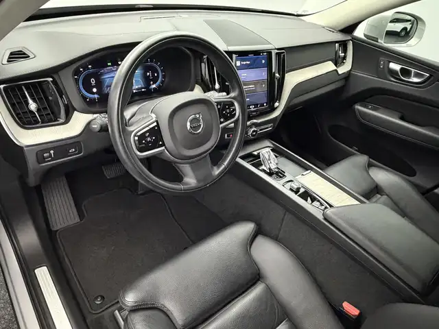 Volvo XC60 view 6
