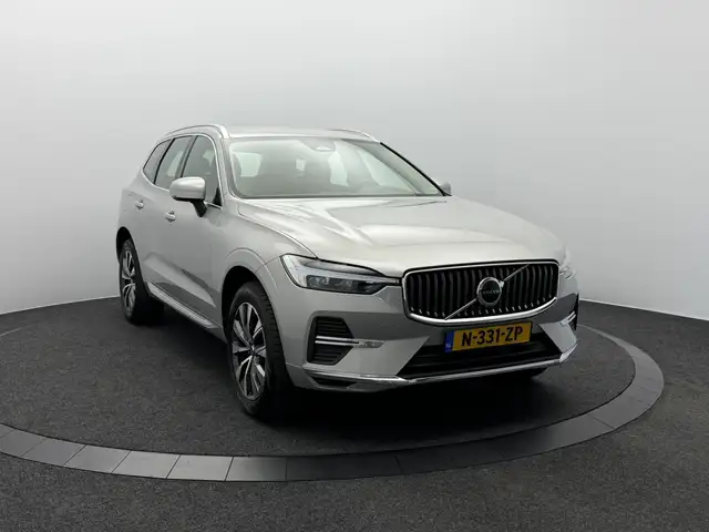 Volvo XC60 view 3
