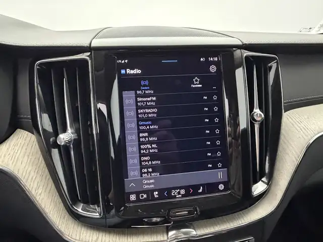 Volvo XC60 view 20