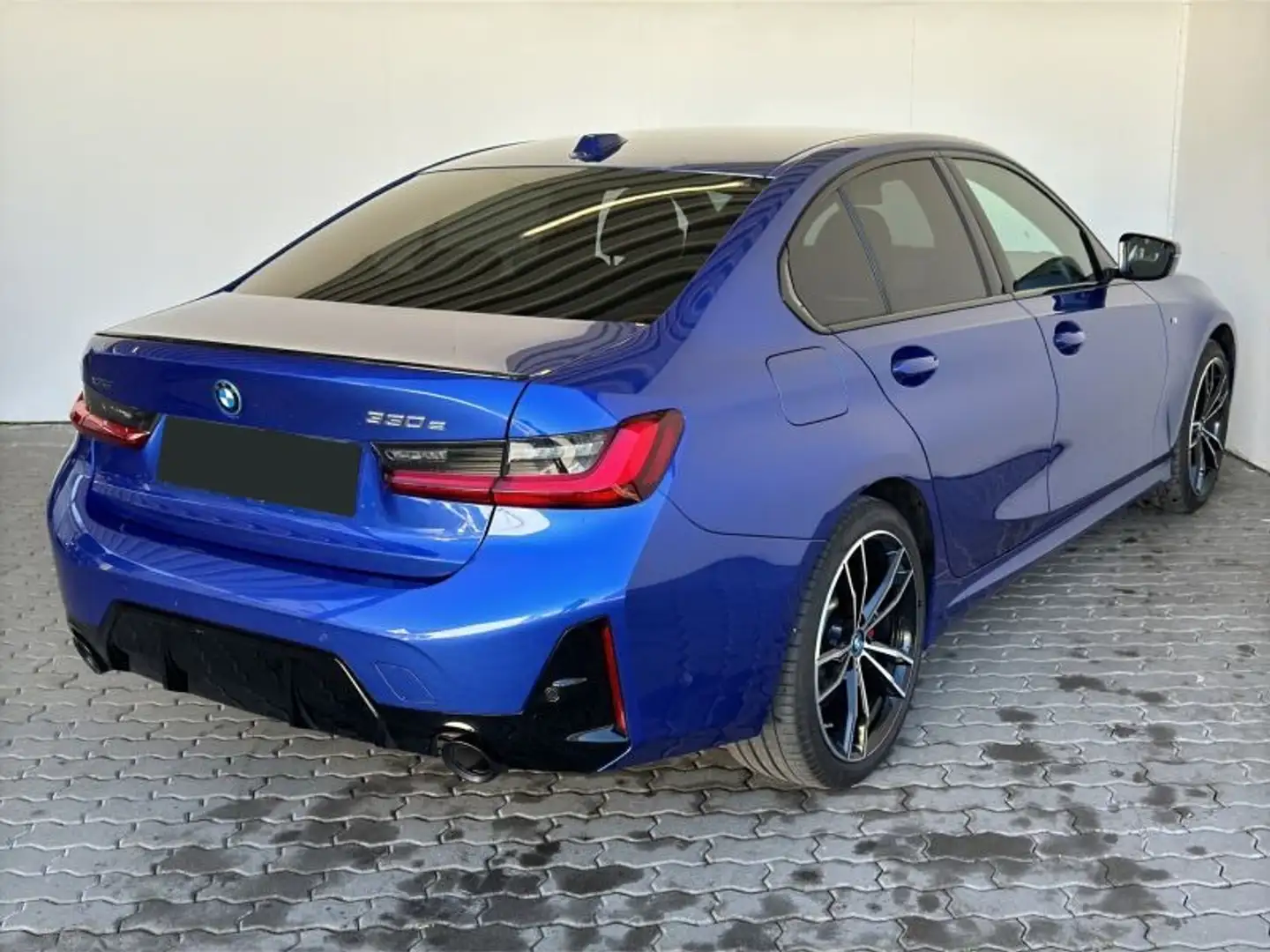BMW 330 e xDrive Msport Blu/Azzurro - 2