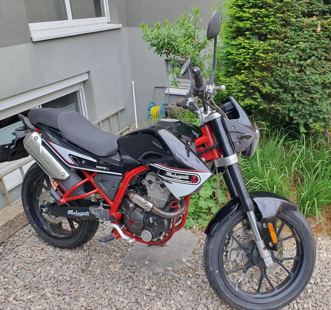 Malaguti Monte Pro 125 Zwart - 1