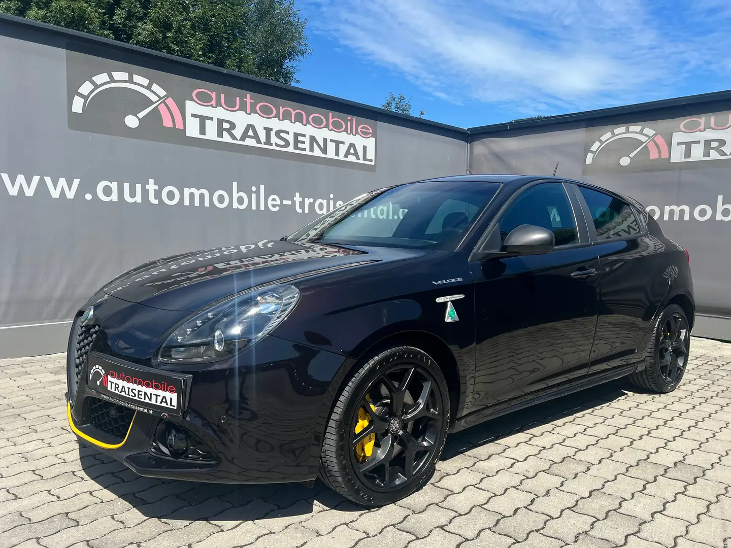 Alfa Romeo Giulietta 2.0 JTDM  Speciale TCT 170 Ps mit Veloce Paket Schwarz - 1