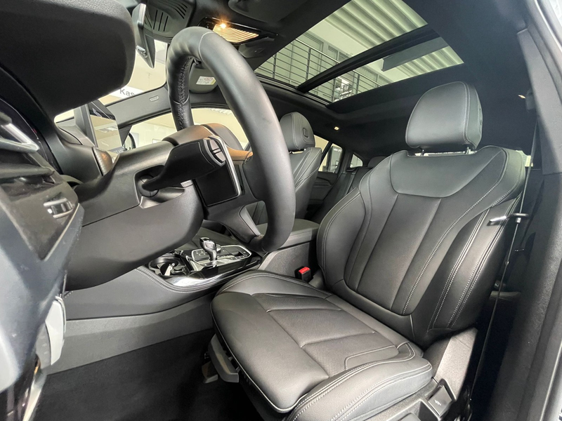 BMW X4 xDrive 20i M Sport AHK/Pano/A-LED/ACC/LiveCoPro — photo 8