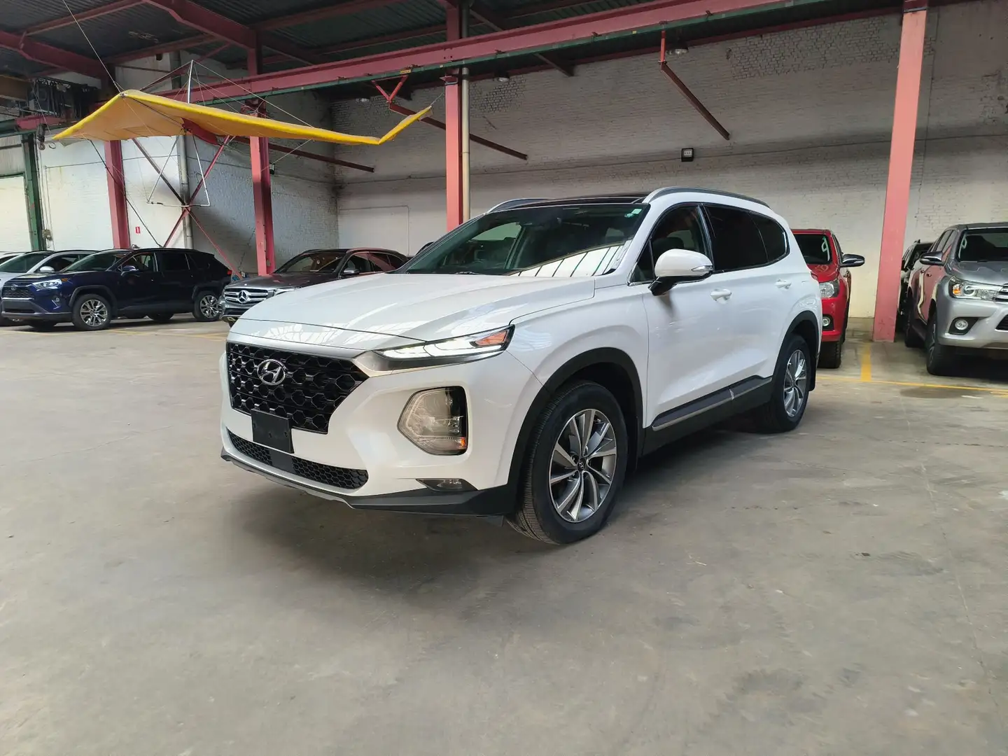 Hyundai SANTA FE 2.4 GDi 4WD Shine Family P S.P. Weiß - 1