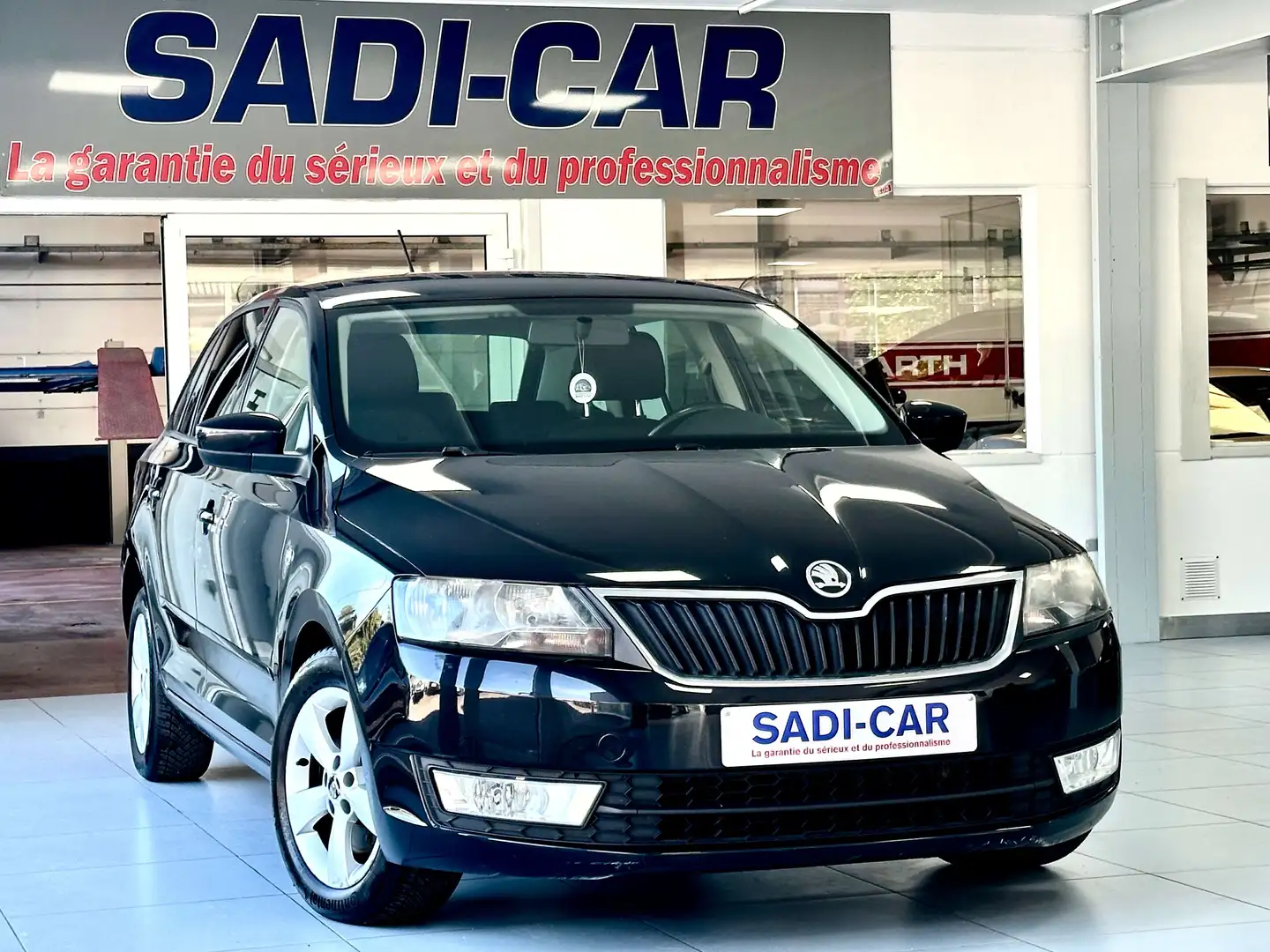 Skoda Rapid/Spaceback Rapid 1.6 CR TDI 105cv Ambition Noir - 1