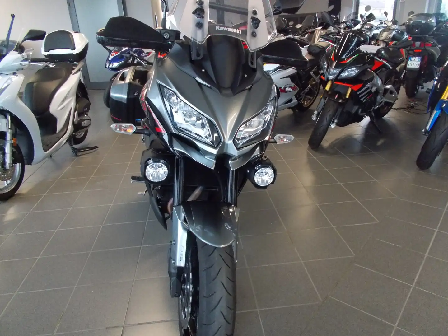 Kawasaki Versys 650 TOURER Nero - 2