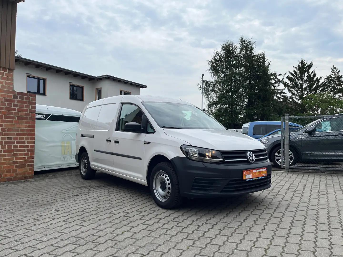 Volkswagen Caddy Maxi Kasten Sitzh. Klima AHK 19% MwSt. ausweisbar! Weiß - 2