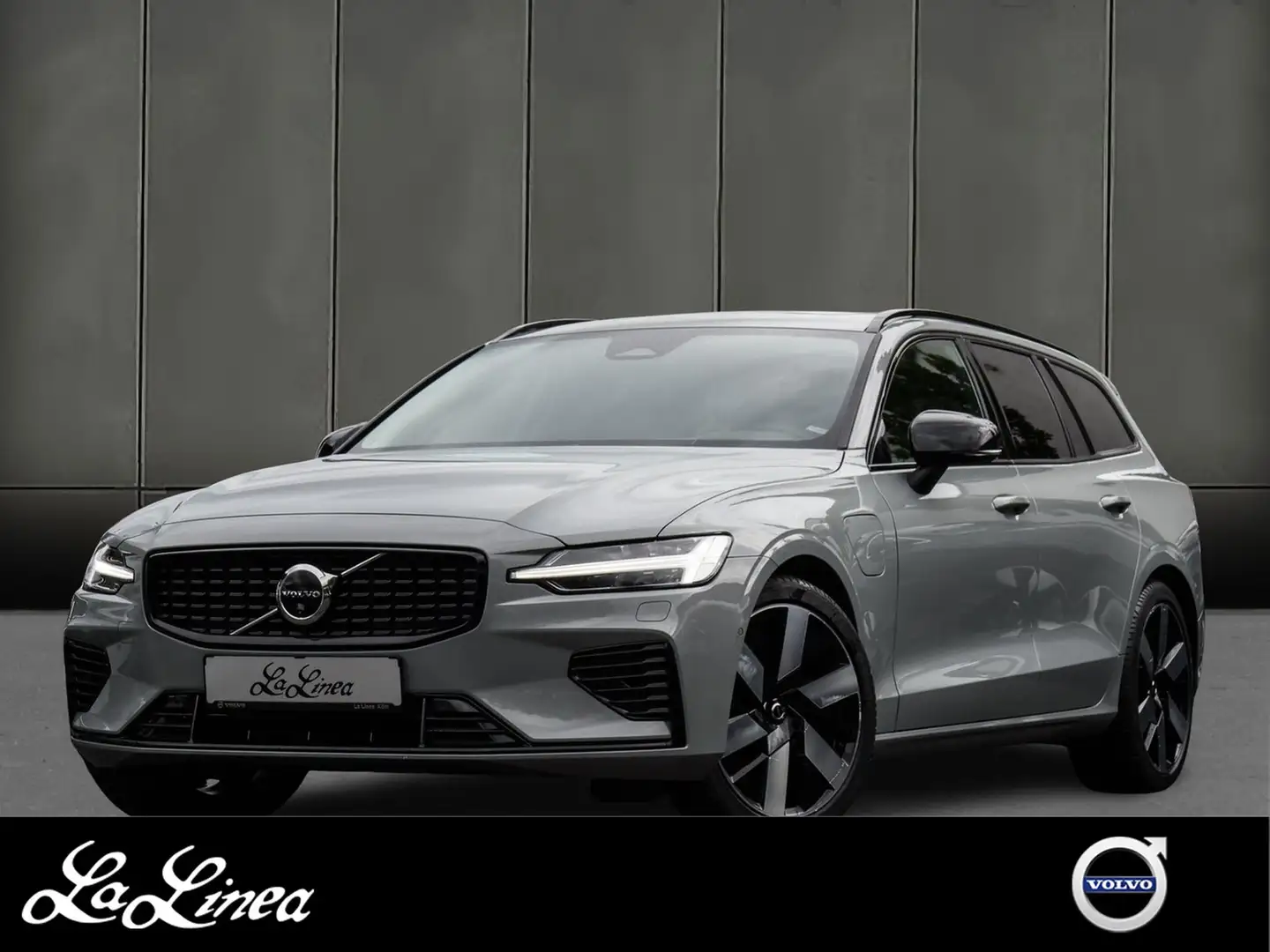 Volvo V60 T6 Recharge AWD Ultra Dark NP:75.940,-//AHK//PA... Grau - 1