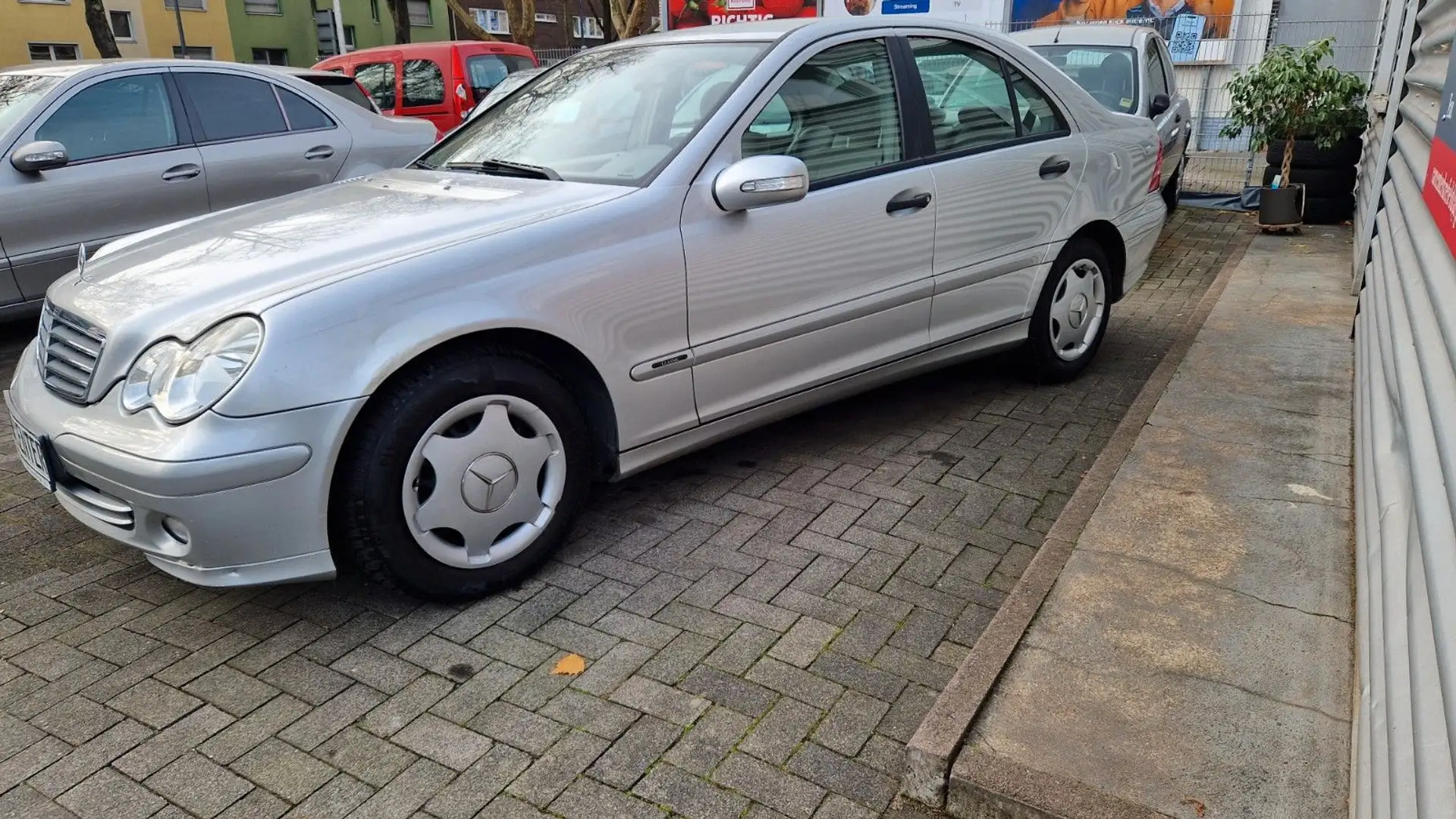 Mercedes-Benz C 180 Kompressor FACE-LIFT+ANHÄNGERKUPPLUNG Silber - 2
