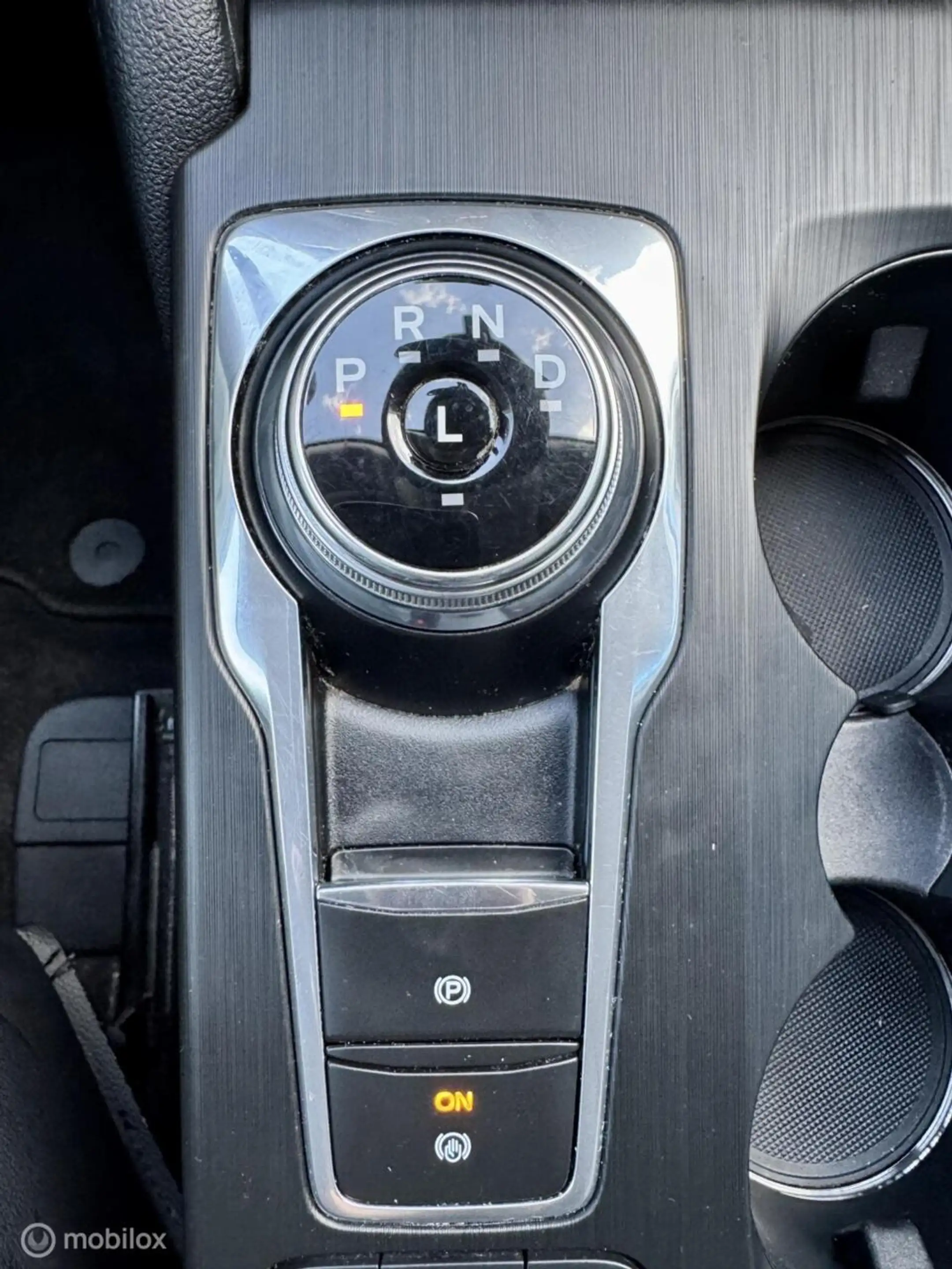 Ford Kuga 2.5 PHEV Titanium X — photo 32