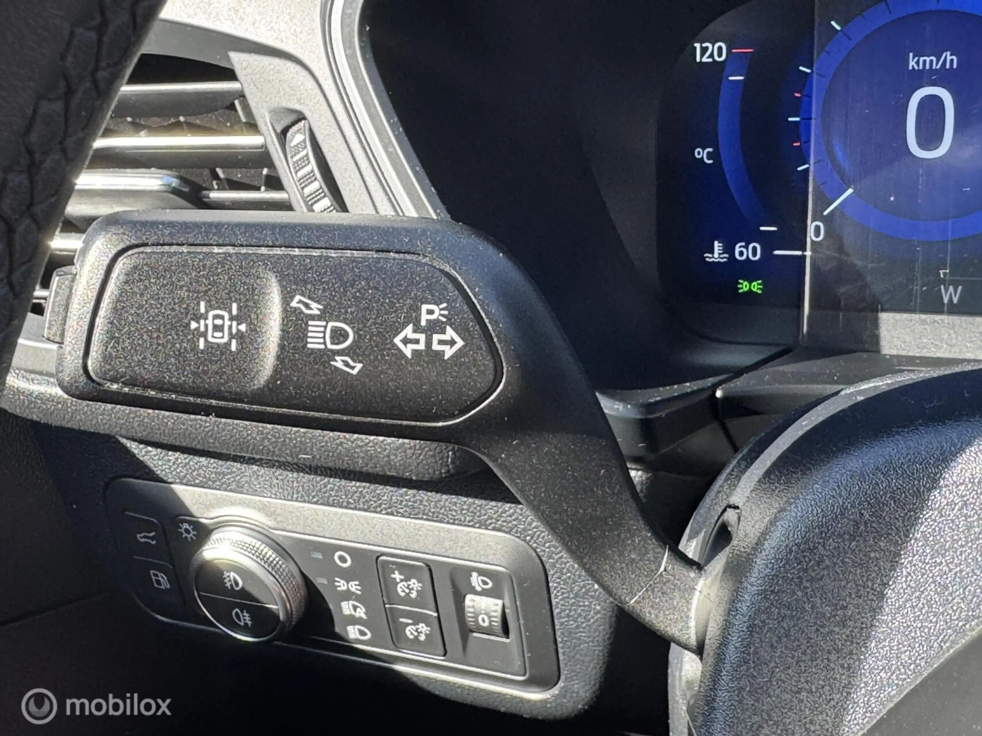 Ford Kuga 2.5 PHEV Titanium X — photo 34