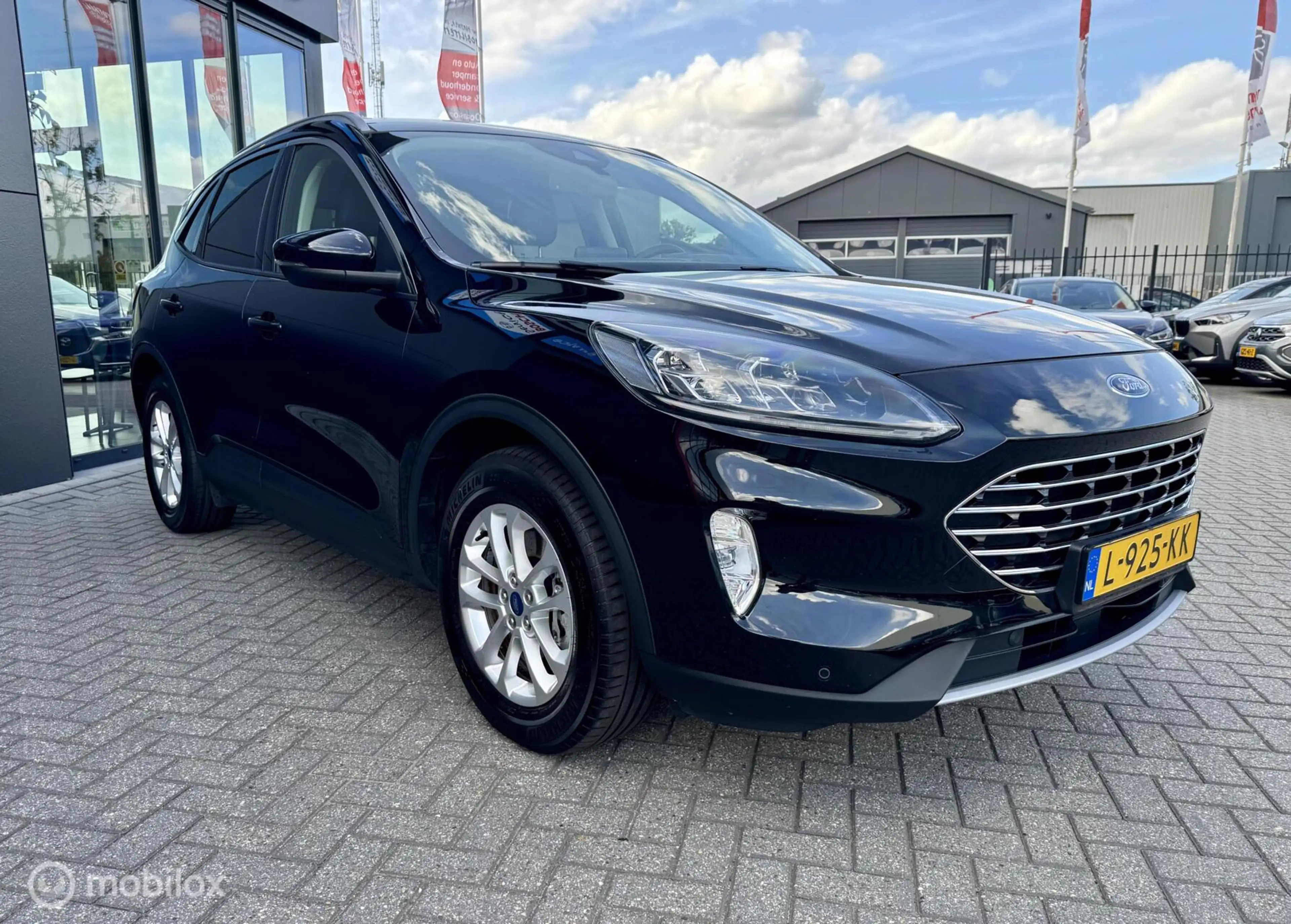 Ford Kuga 2.5 PHEV Titanium X — photo 5