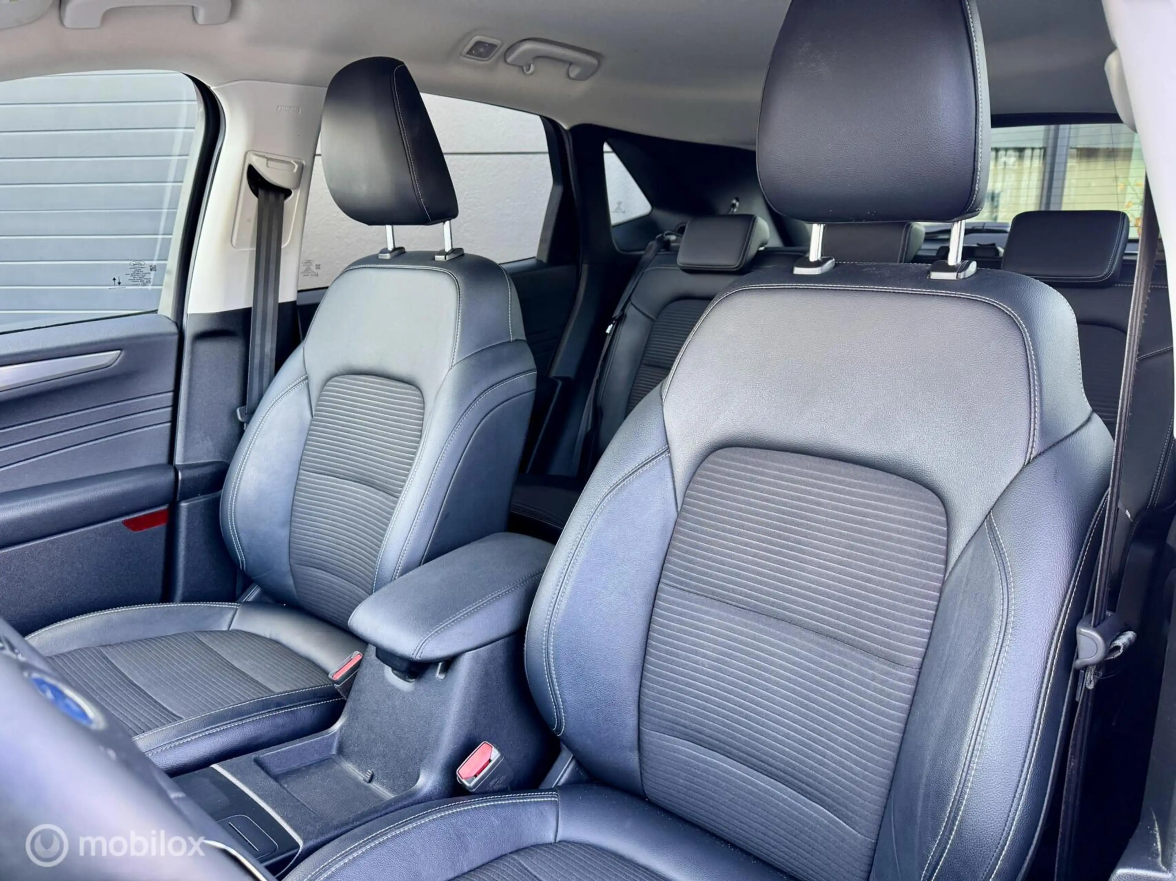 Ford Kuga 2.5 PHEV Titanium X — photo 13