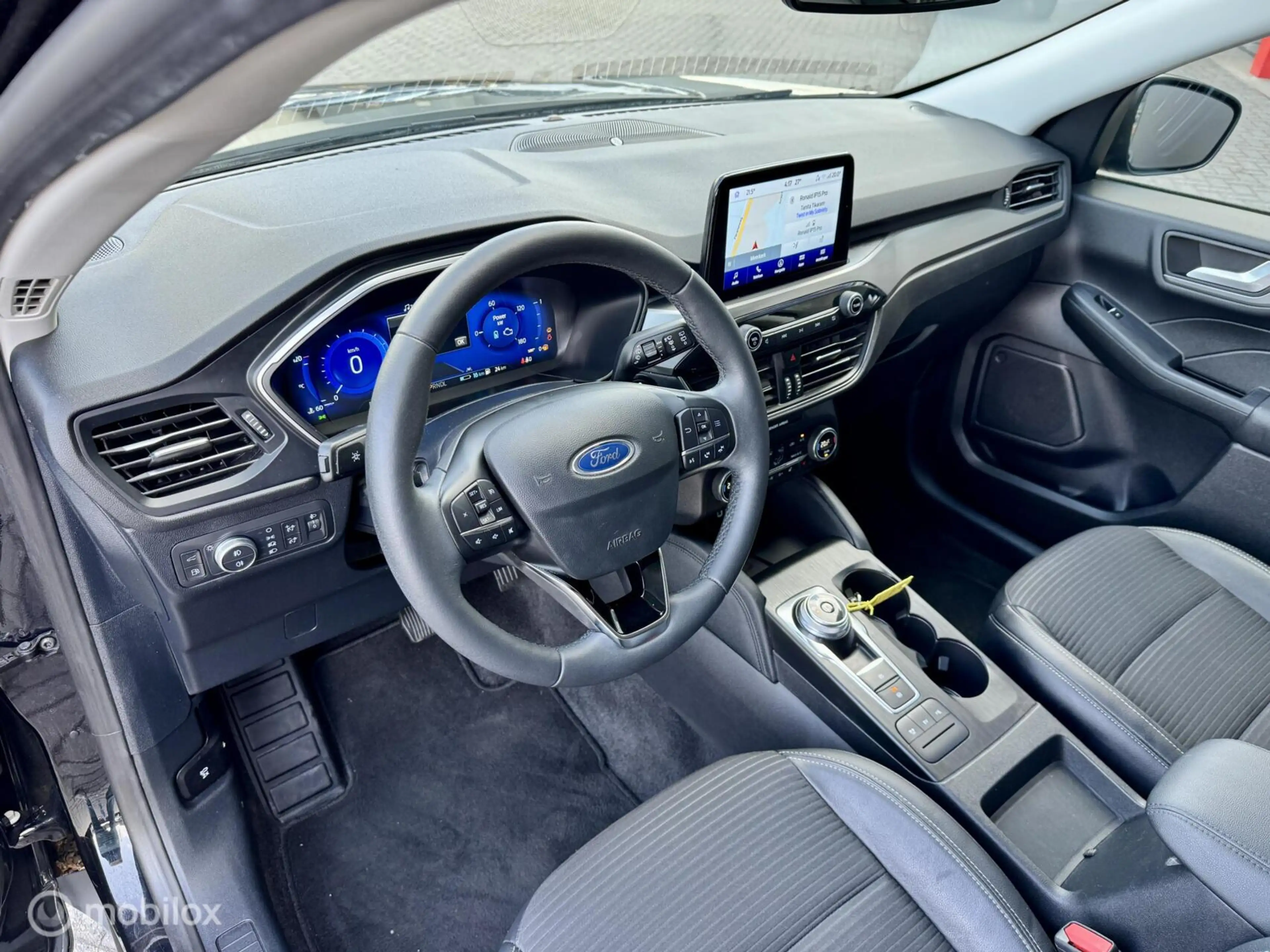 Ford Kuga 2.5 PHEV Titanium X — photo 12