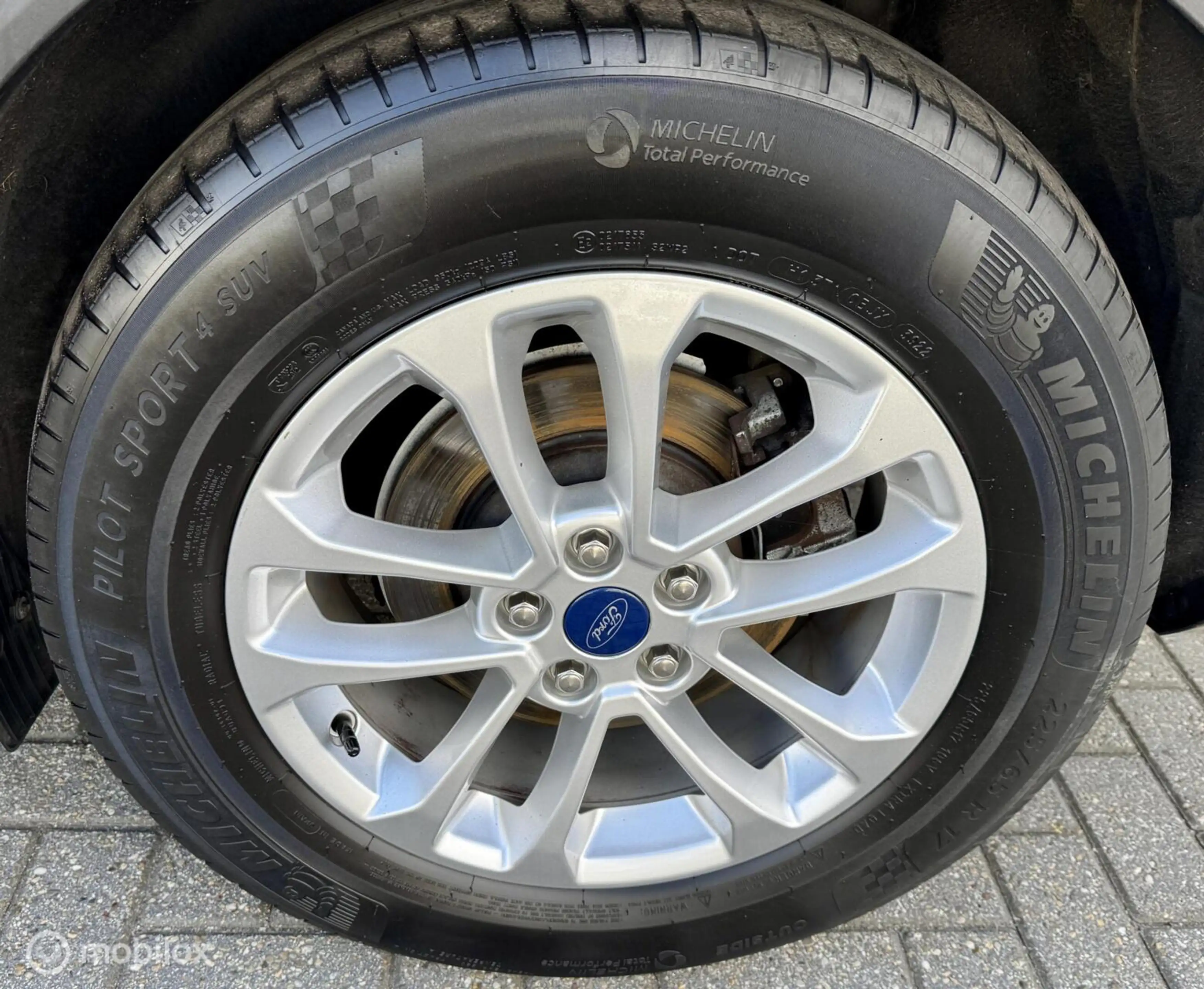 Ford Kuga 2.5 PHEV Titanium X — photo 46
