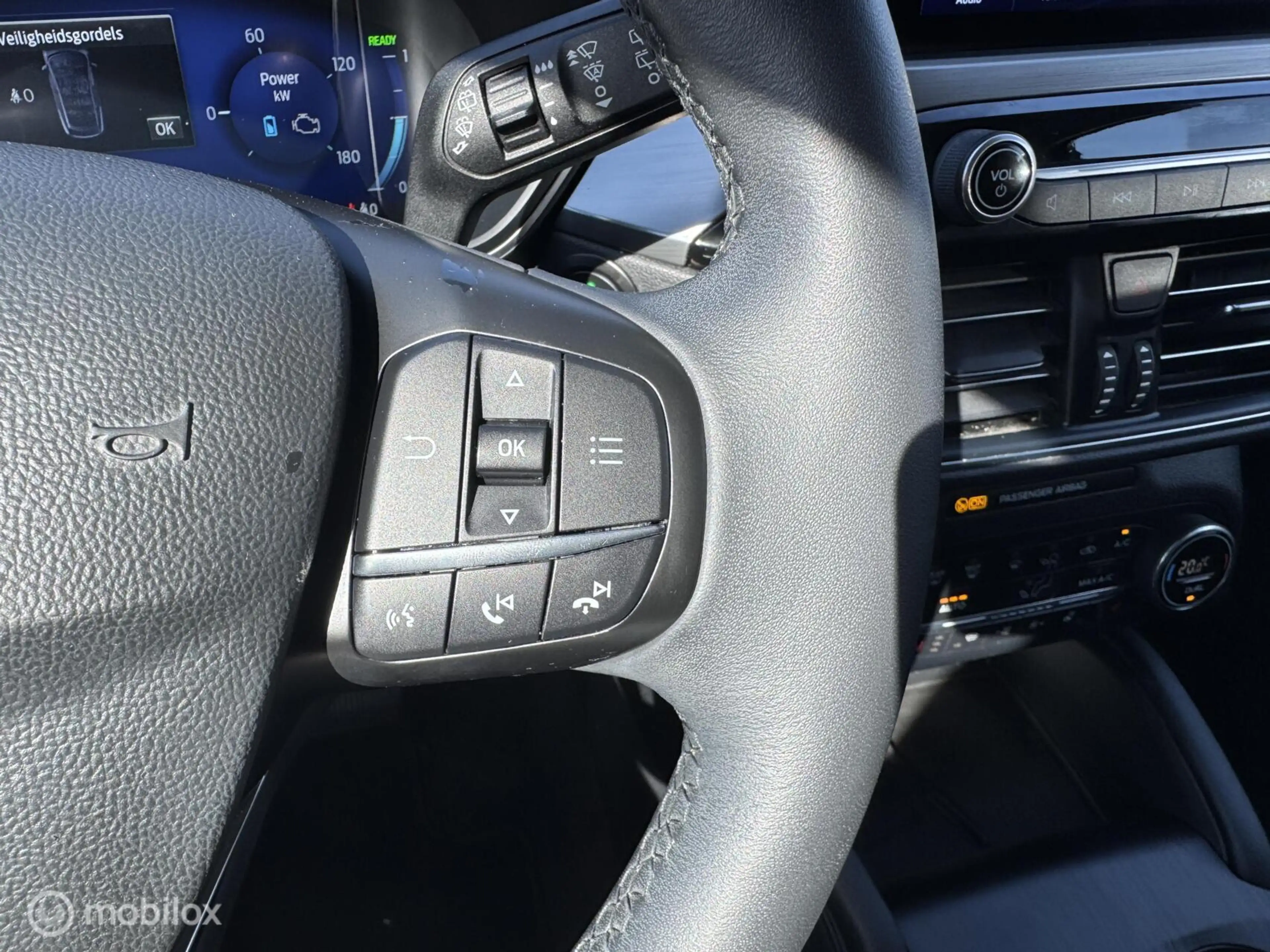 Ford Kuga 2.5 PHEV Titanium X — photo 36