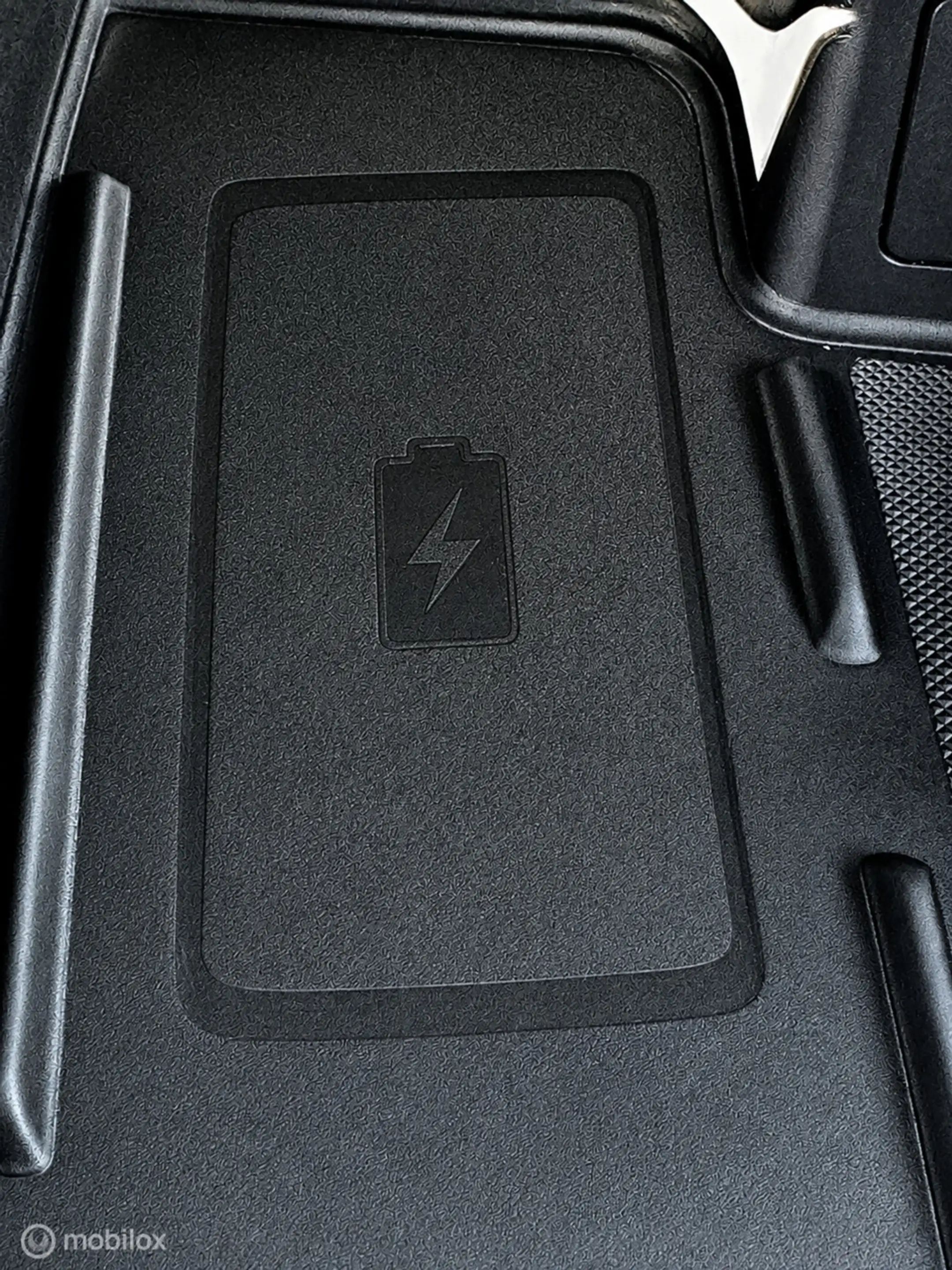 Ford Kuga 2.5 PHEV Titanium X — photo 38