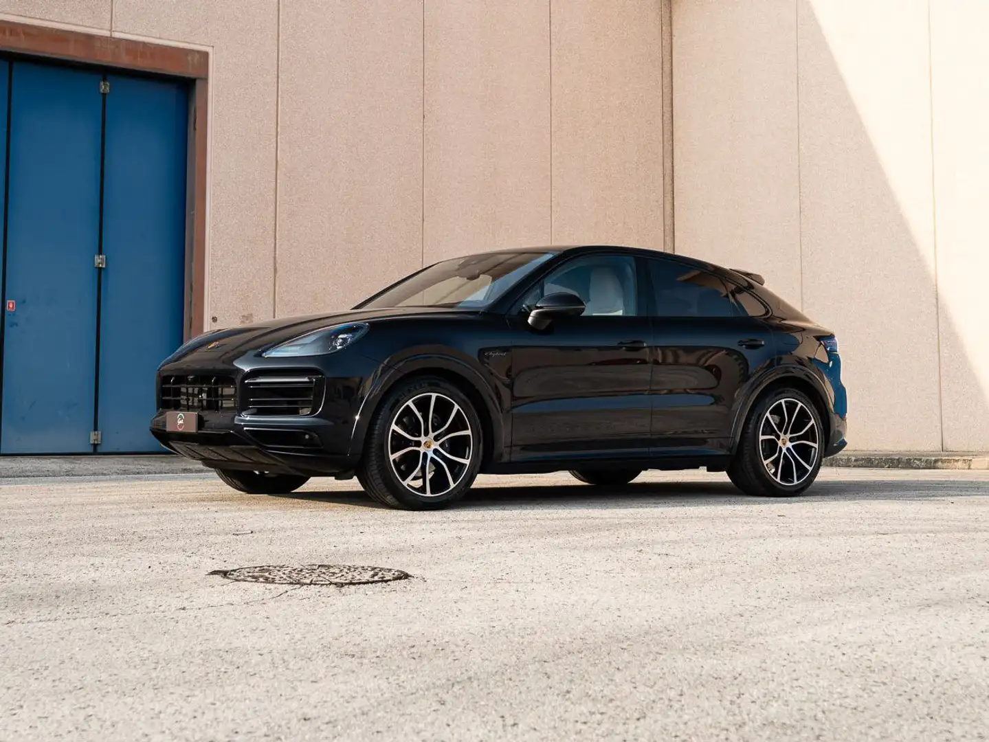 Porsche Cayenne Coupe 3.0 e-hybrid PORSCHE APPROVED Blau - 1