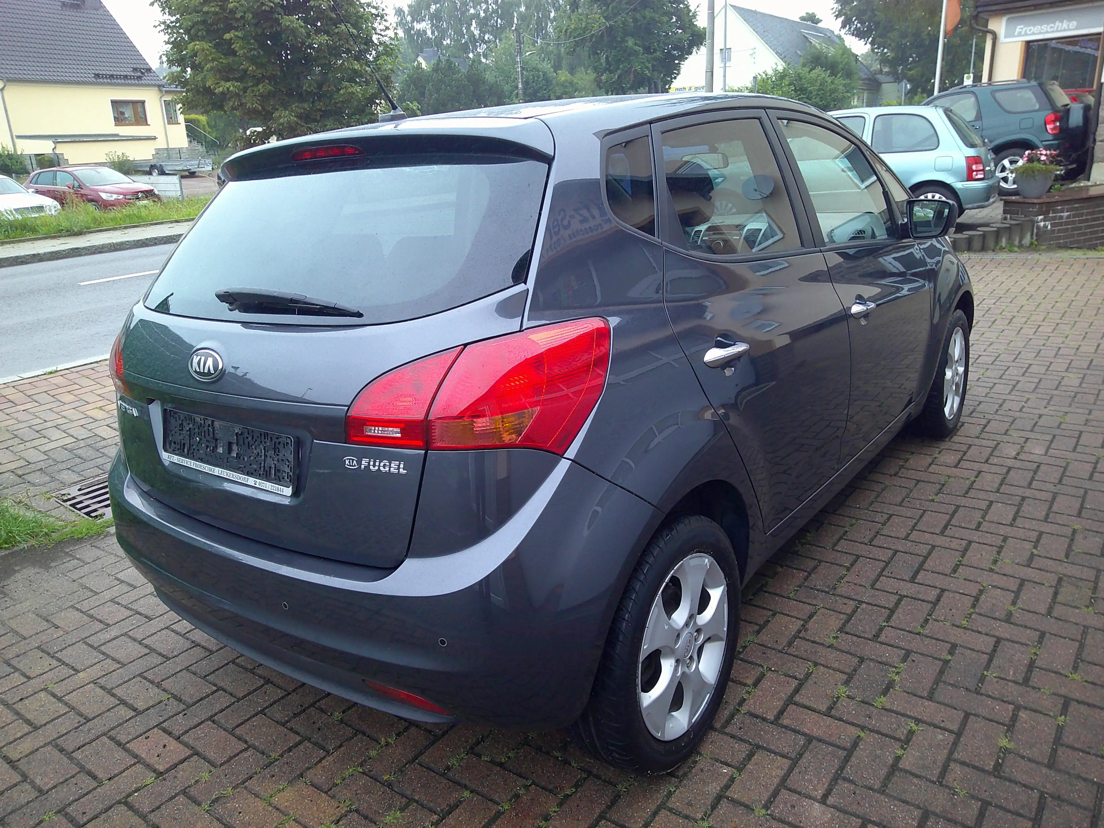 Kia Venga FIFA World Cup Edition   TÜV Neu  Sitzheizung — photo 5