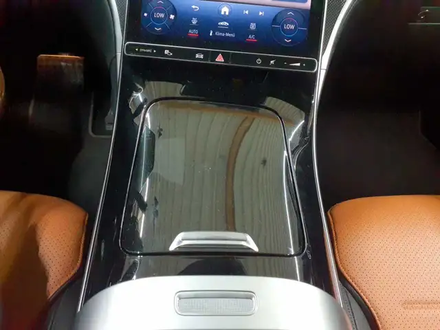 Mercedes-Benz C-Class view 10