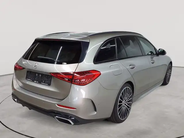 Mercedes-Benz C-Class view 4