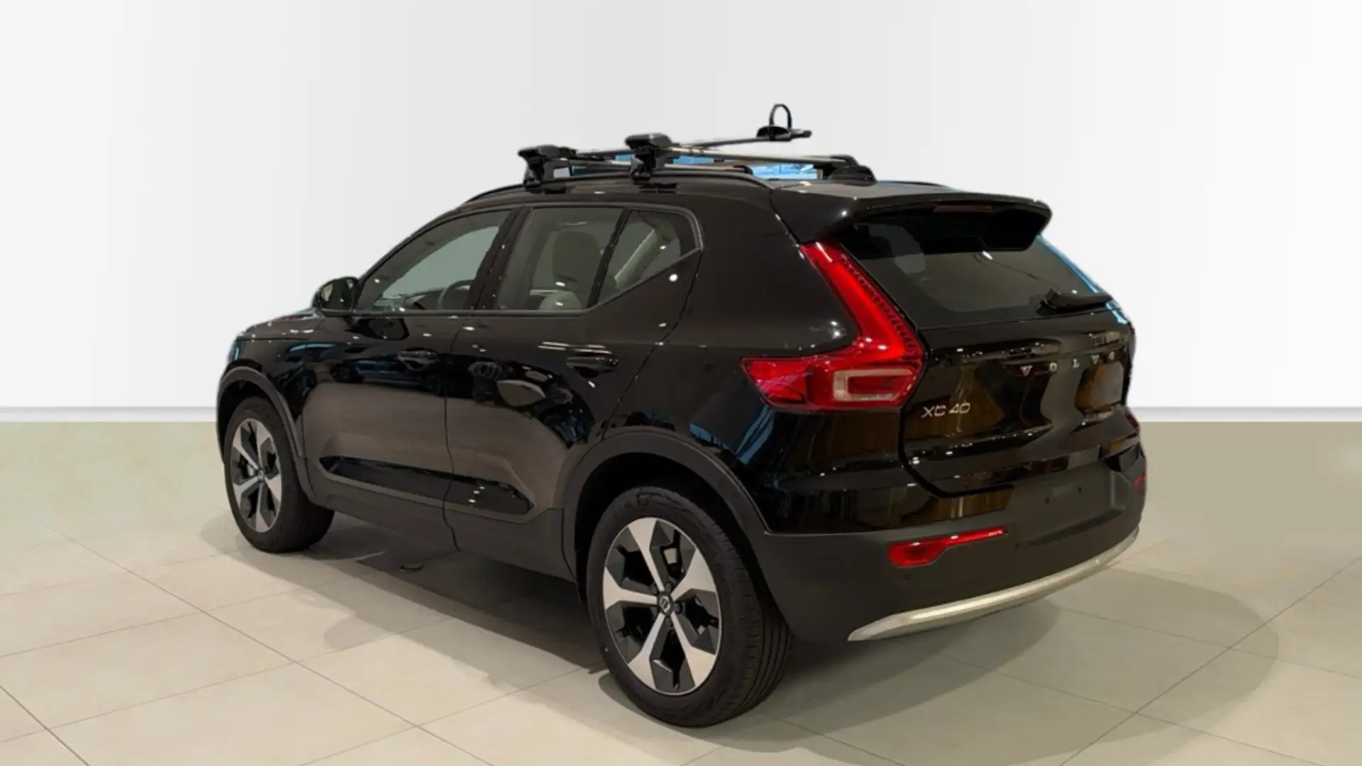 Volvo XC40 B3 Core Aut. Negro - 2