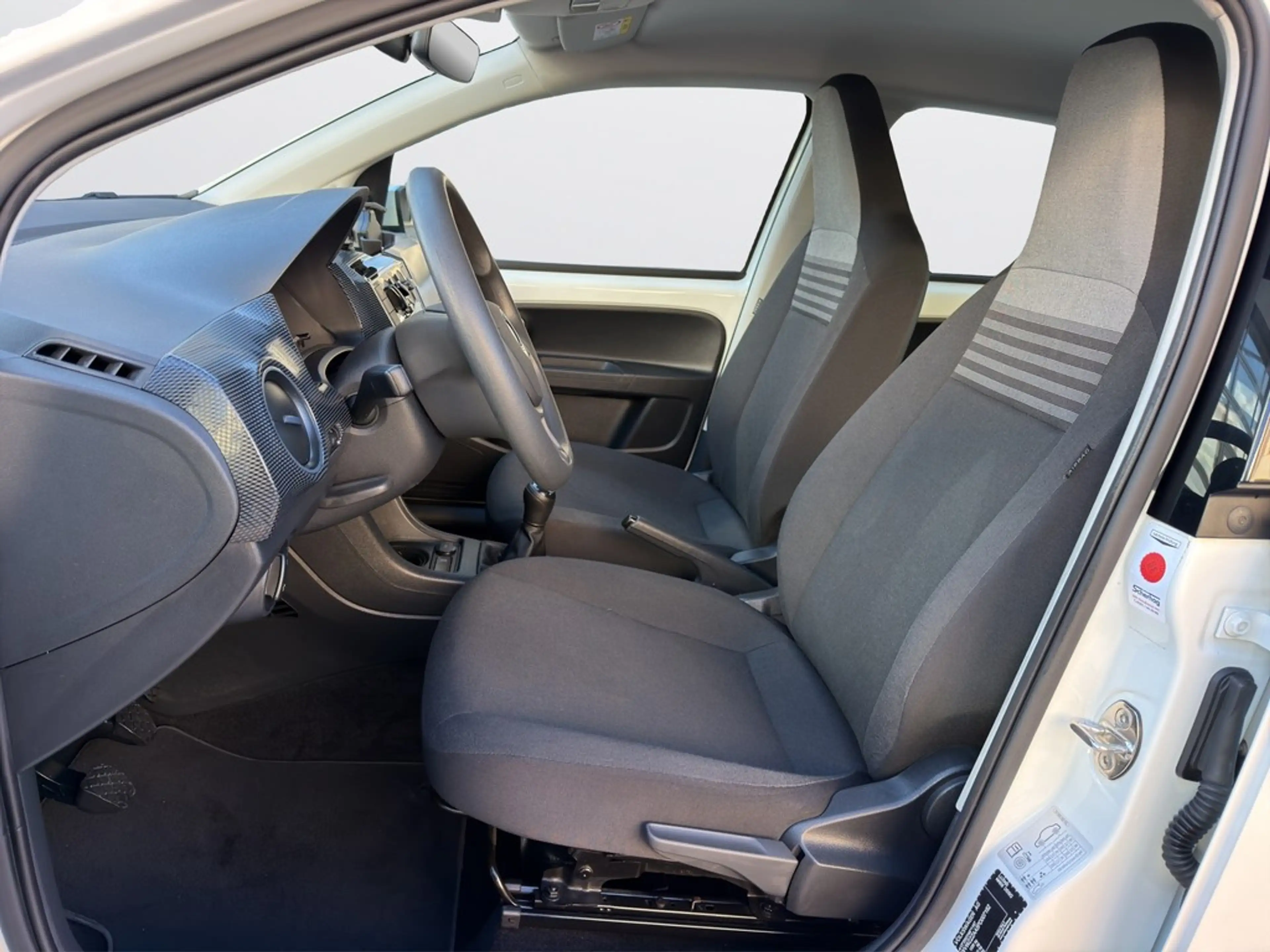 Volkswagen up! 1.0 MPI move up! 5-Gang KLIMA/USB/EFH — photo 9
