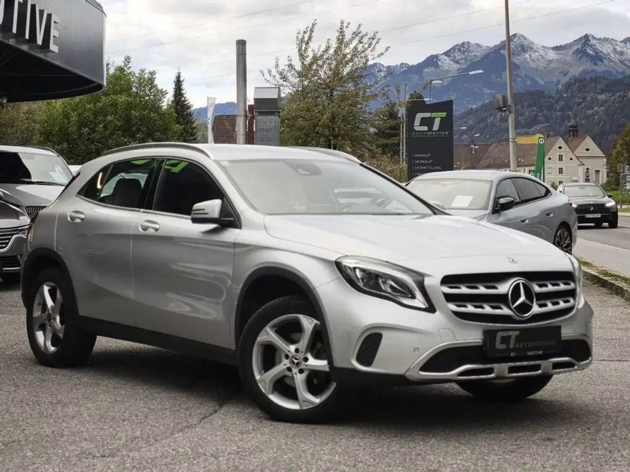 Mercedes-Benz GLA 200