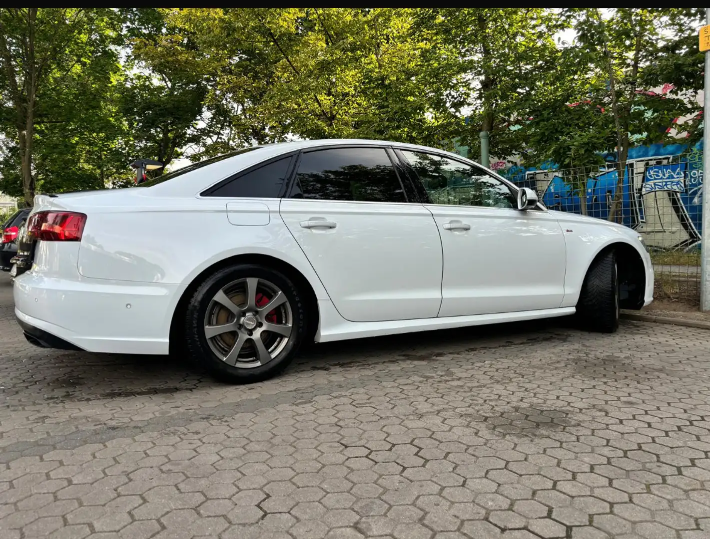 Audi A6 2.0 TDI Ultra DPF S tronic - 1