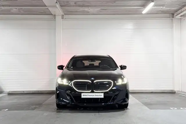BMW i5 view 5