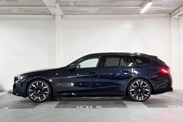 BMW i5 view 2