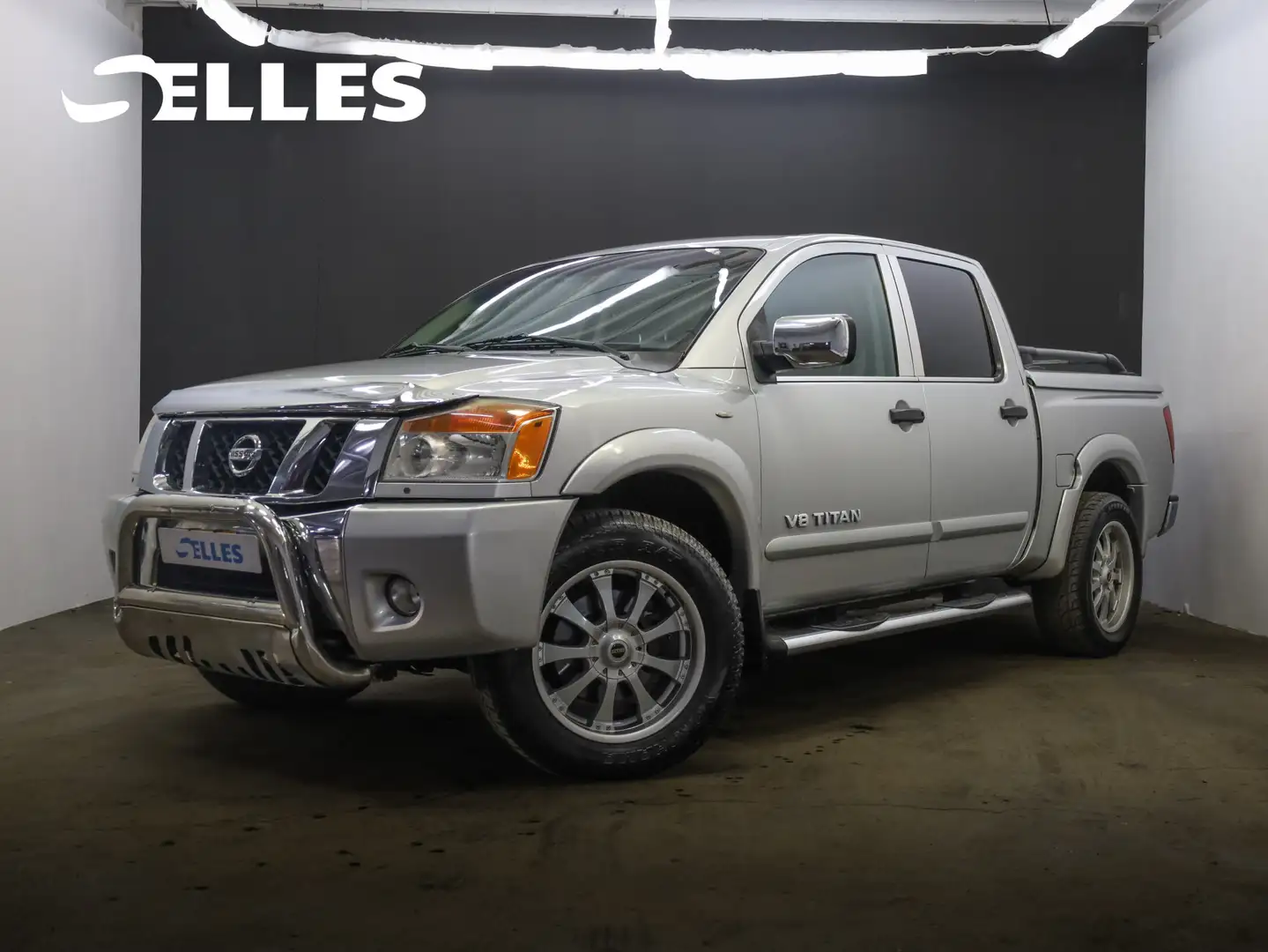 Nissan Titan - 1