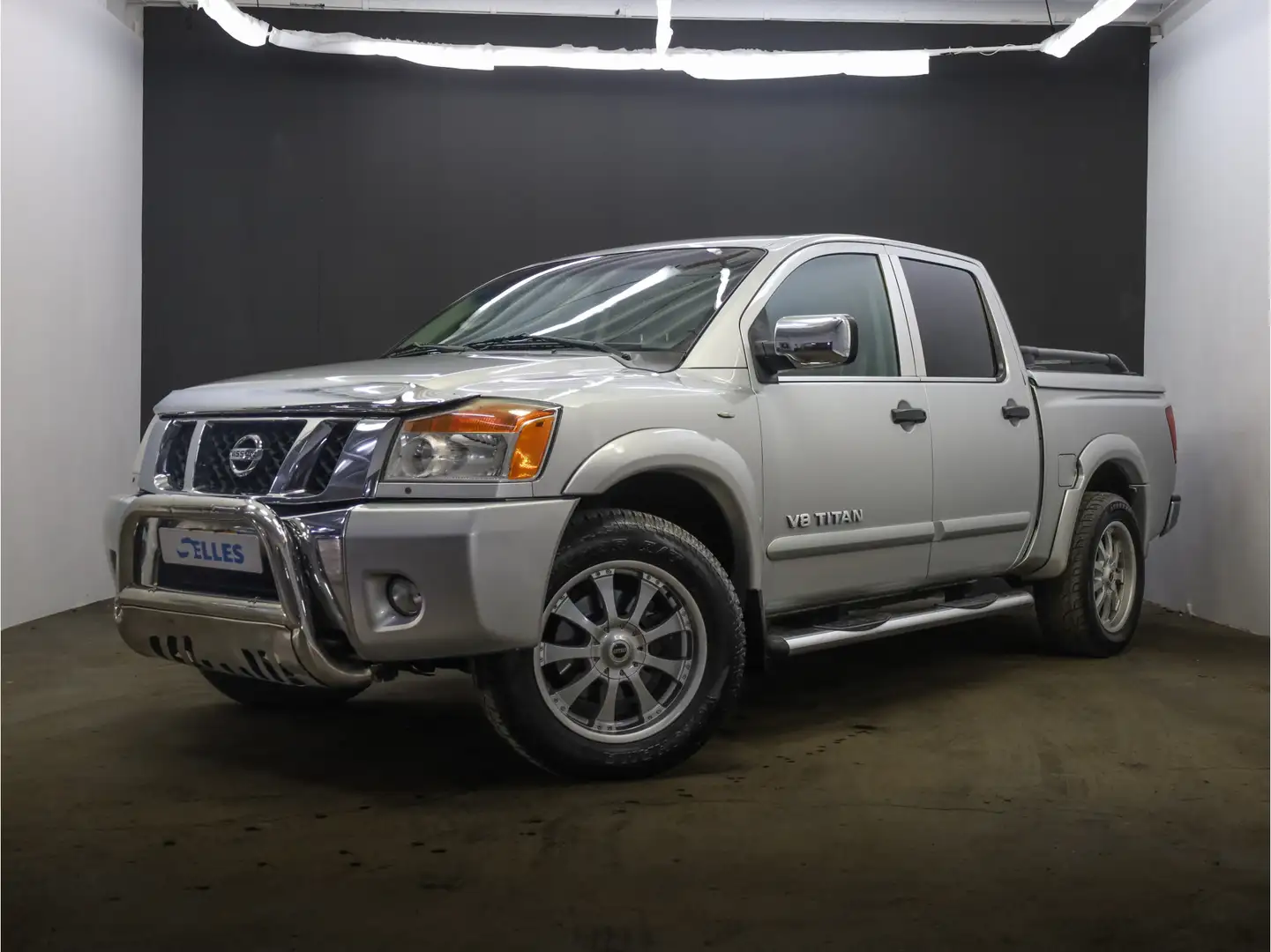 Nissan Titan - 1