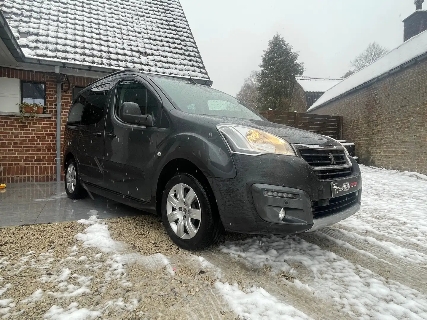 Peugeot Partner Partner Tepee Outdoor 1.2 PureTech Outdoor S Grau - 1