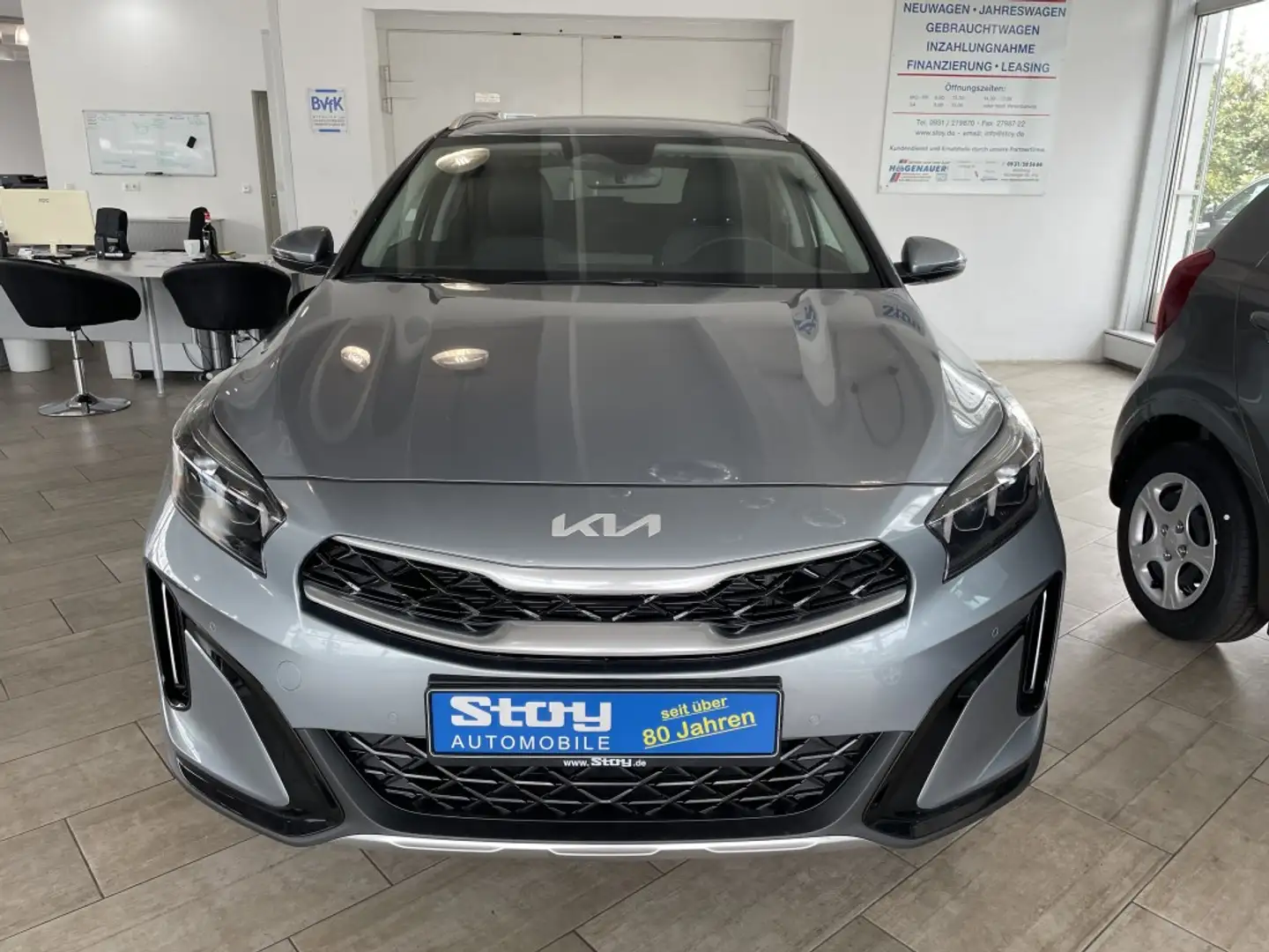 Kia XCeed MJ 25 1.5 T-GDI DCT Navi LED PDC v+h Kamera Silber - 2