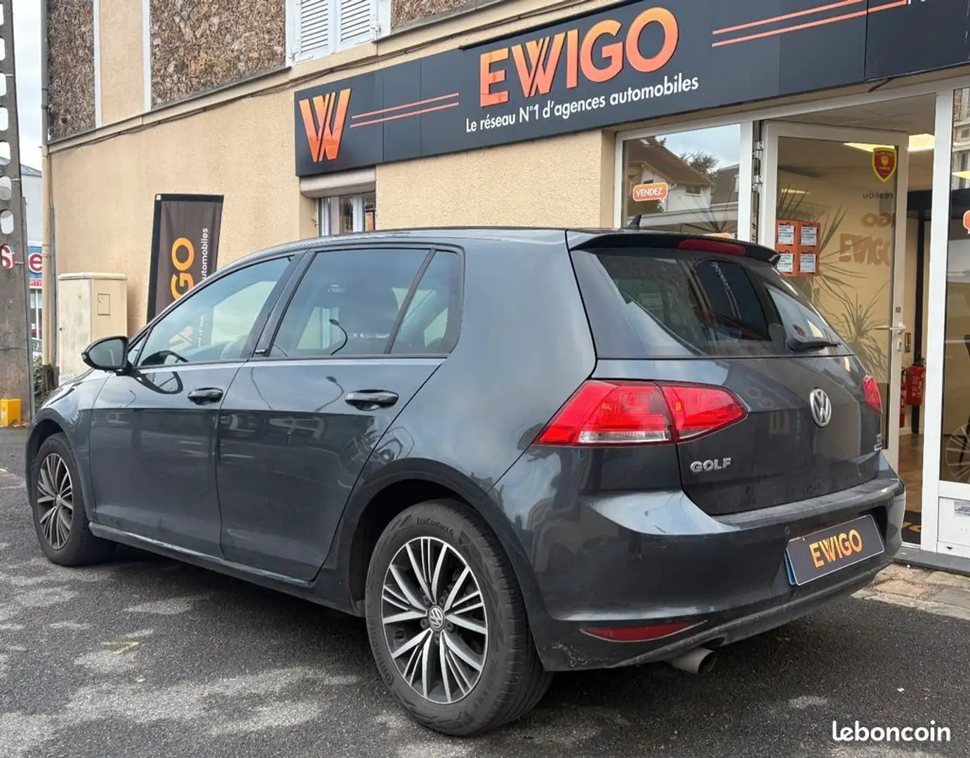 Volkswagen Golf 1.2 tsi 110 bluemotion allstar nombreuses options Noir - 2