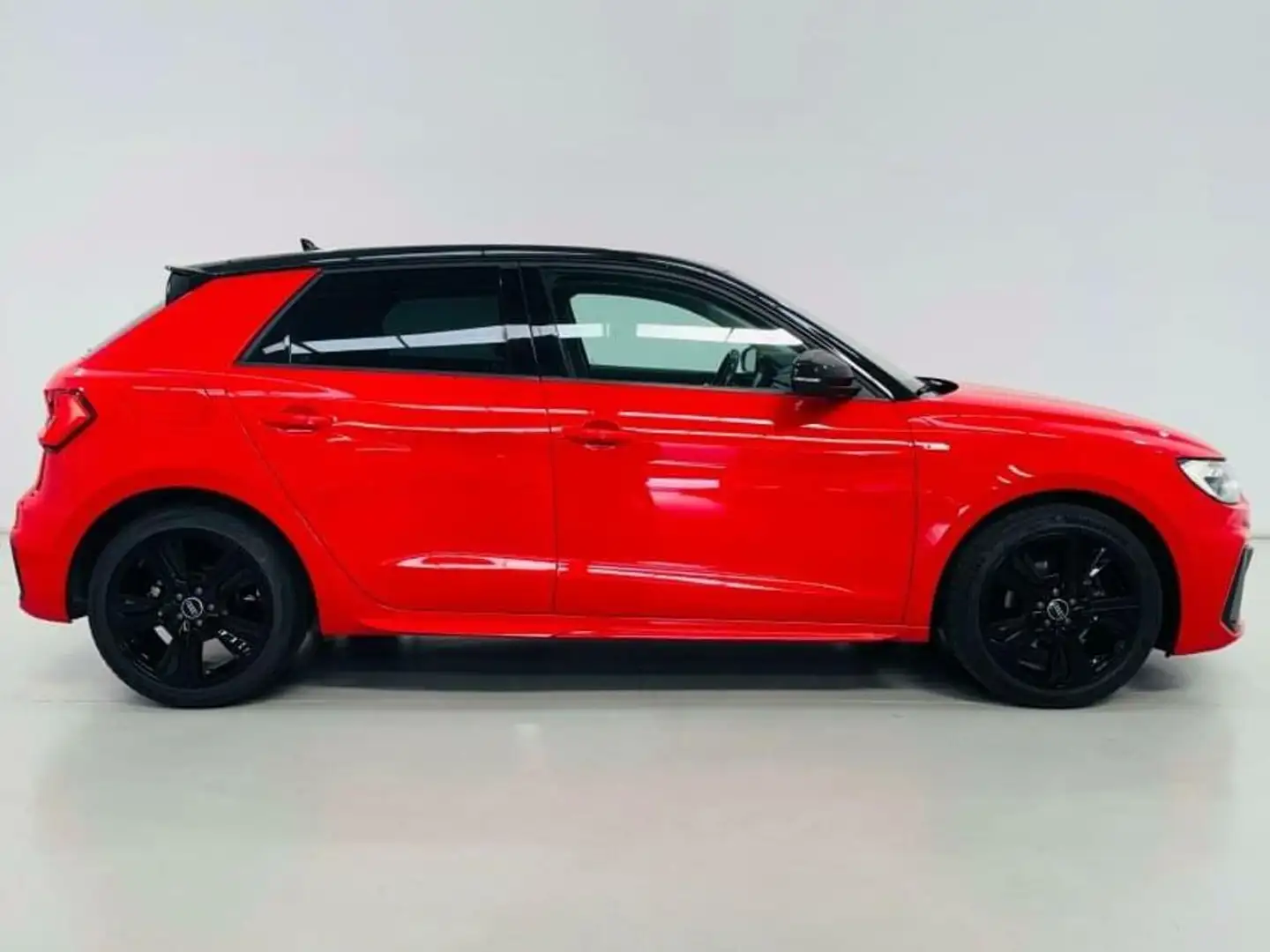 Audi A1 Sportback 30 TFSI S line Rouge - 1