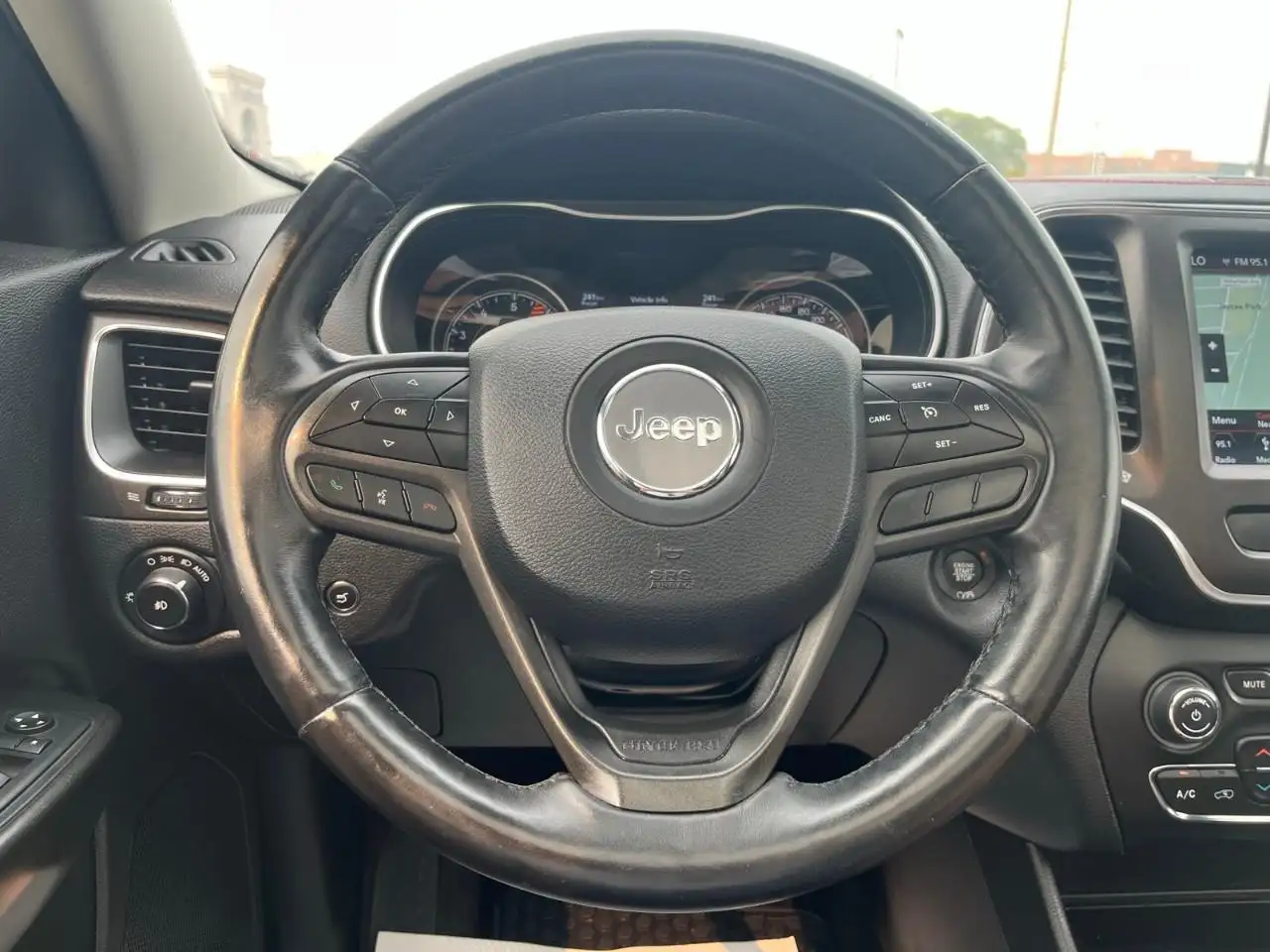 Jeep Cherokee photo Jeep Cherokee