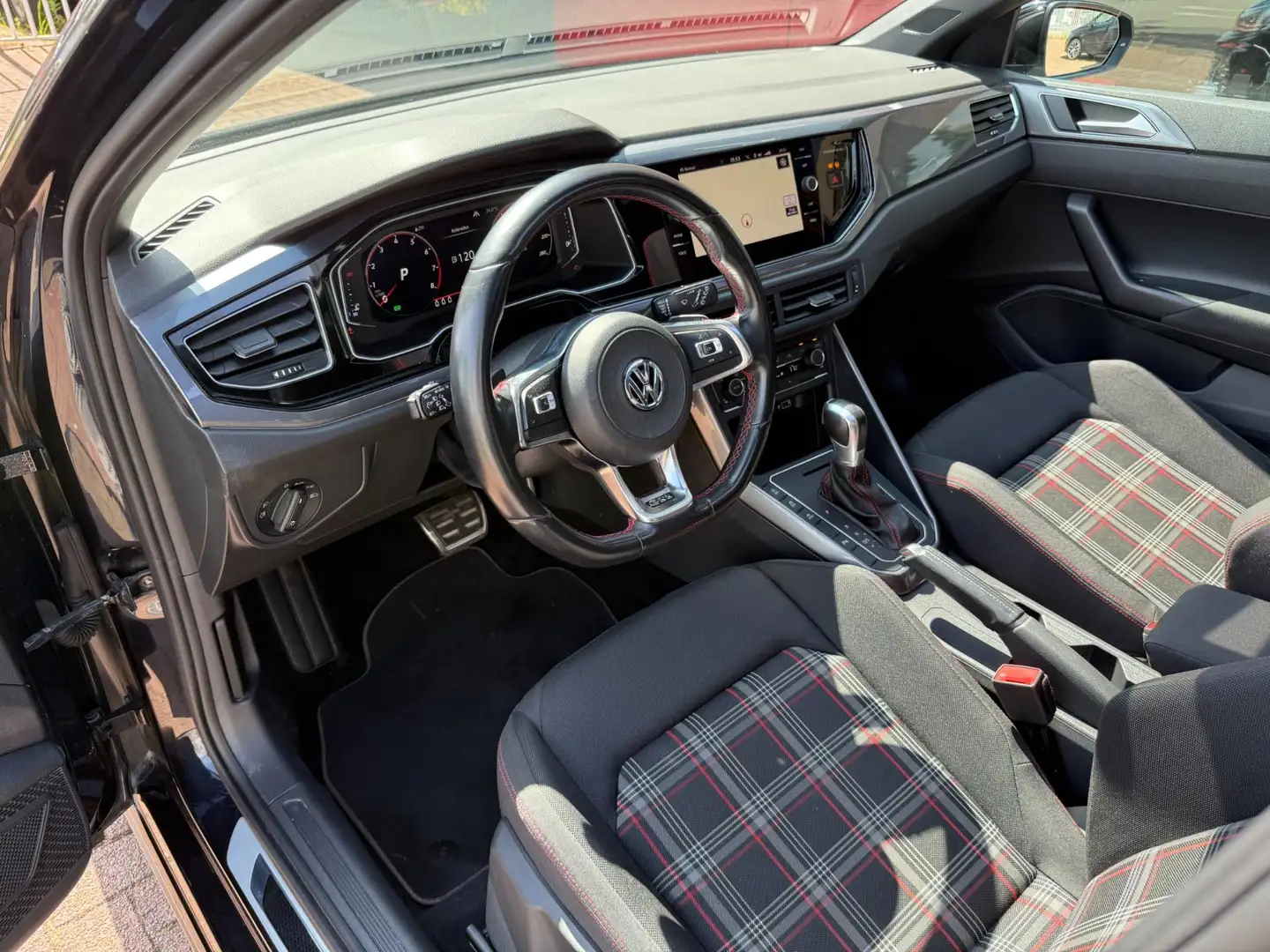 Volkswagen Polo GTI 2.0 TSI | Pano | Virtual | LED Zwart - 2